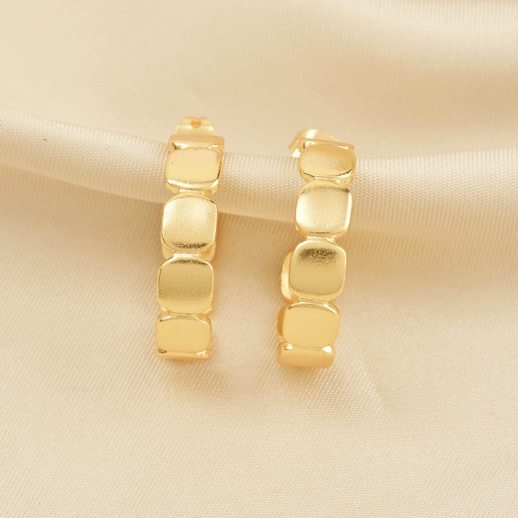 Metal Dot Hoop Earrings - La Vitá Jewels