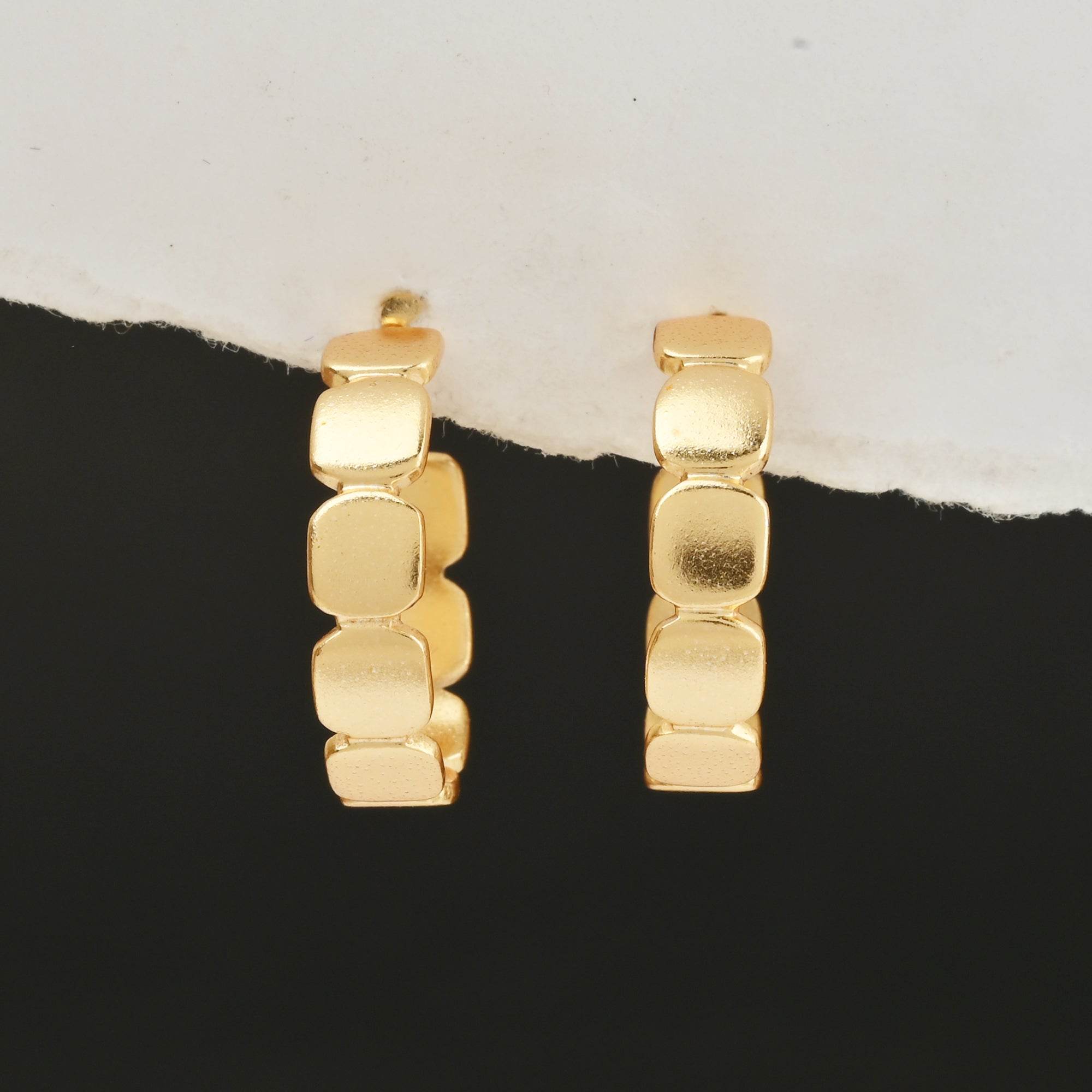 Metal Dot Hoop Earrings - La Vitá Jewels