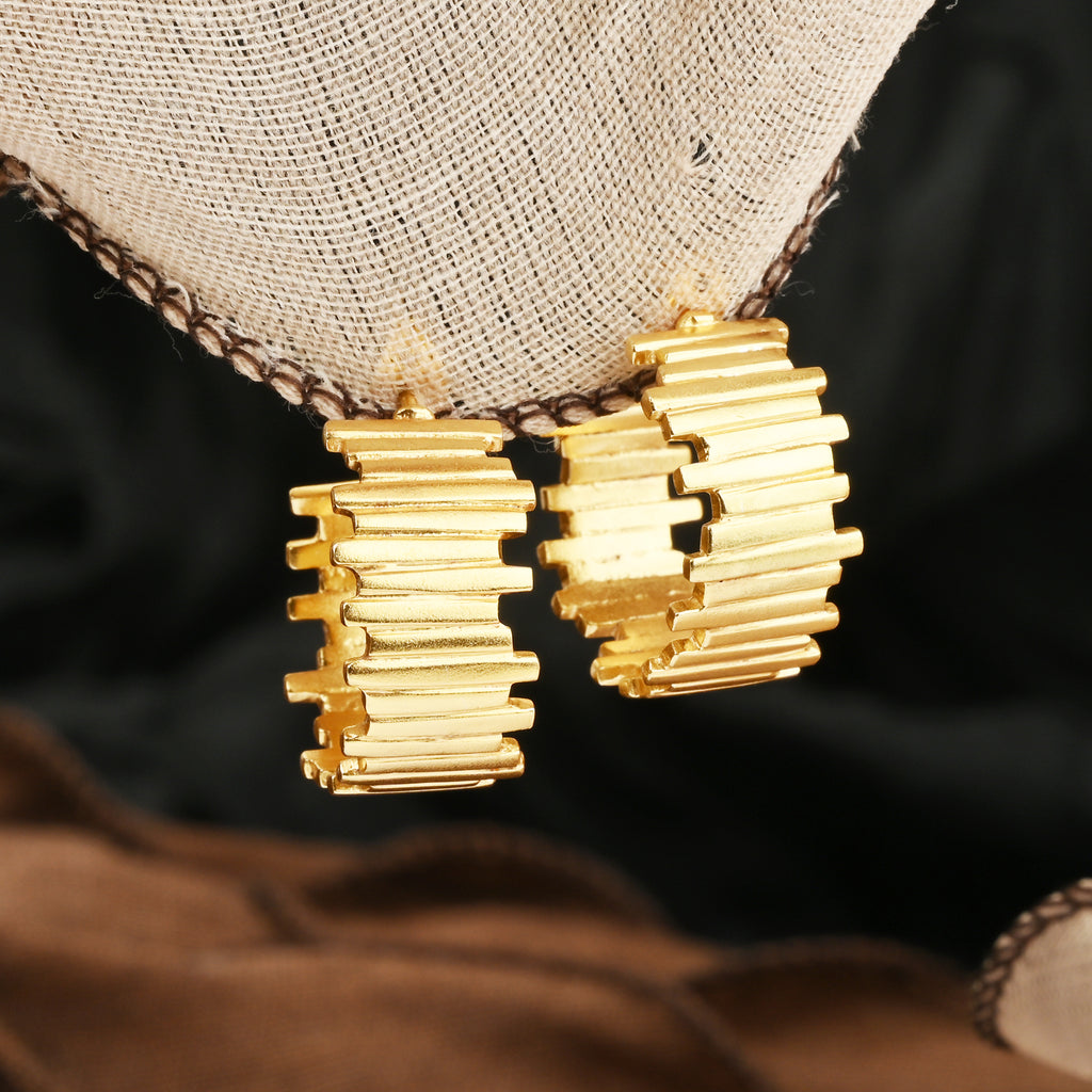 Golden Textured Ribbed Hoop Earrings – Bold Statement Gold Hoops