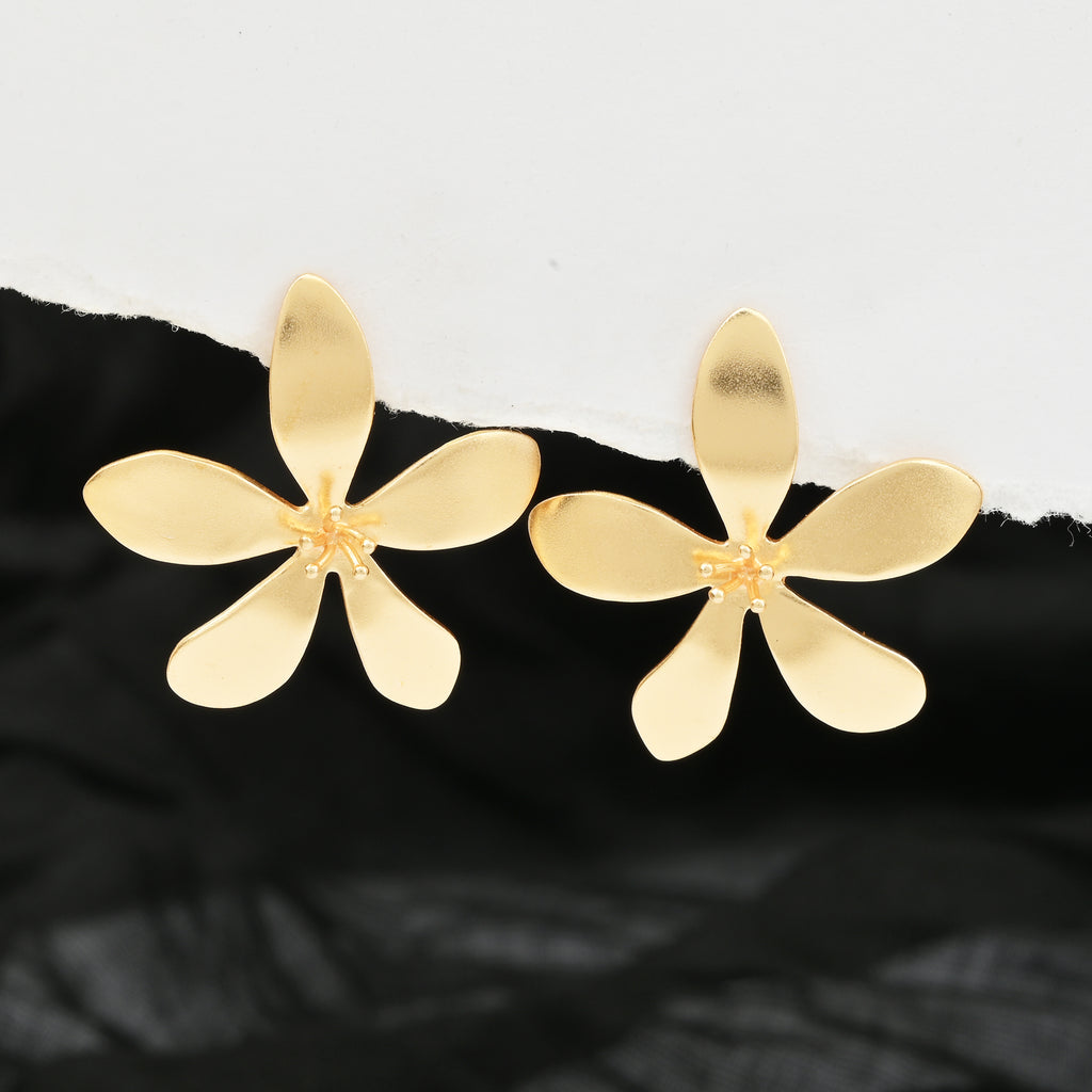 Dainty Gold Flower Stud Earrings