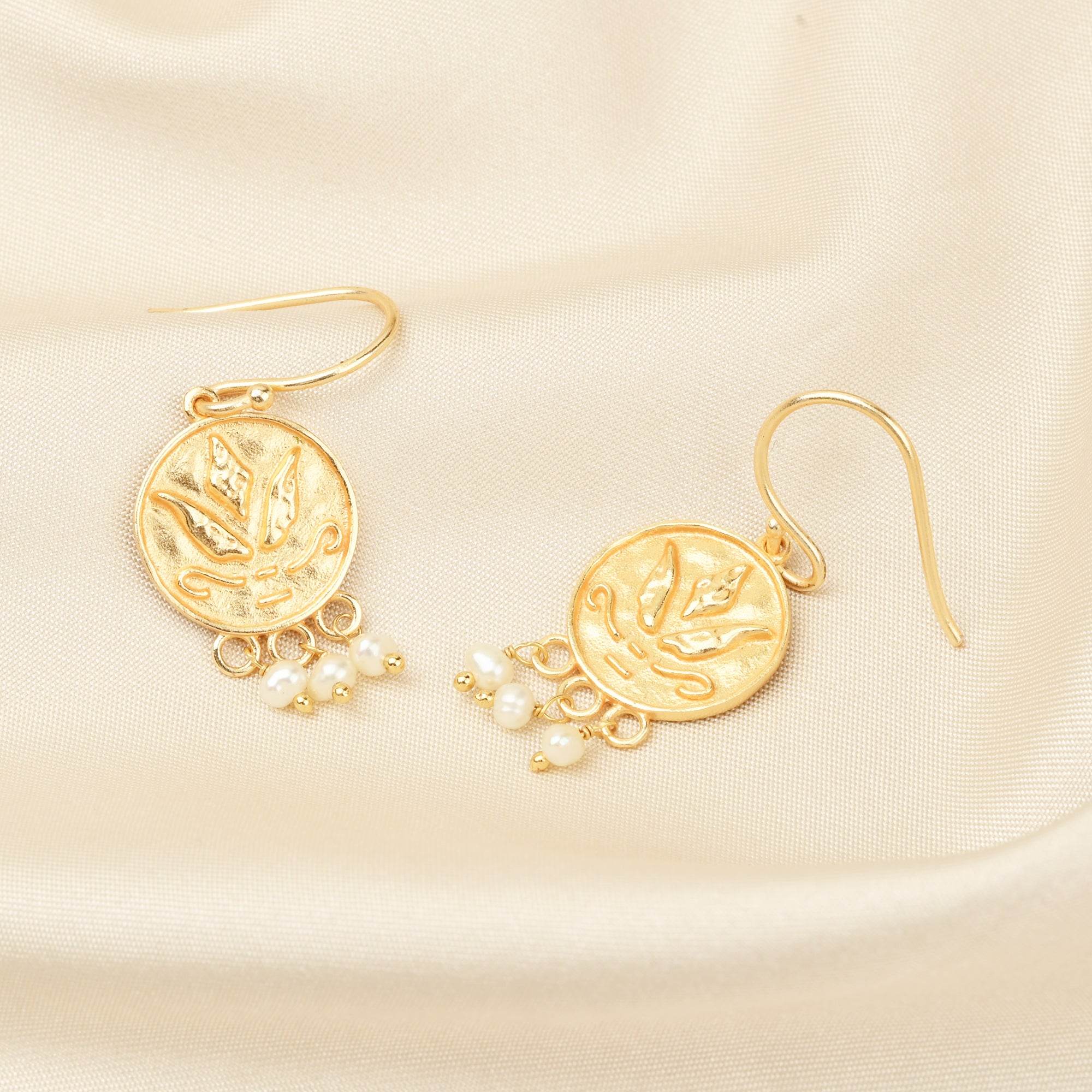 Navya Fresh Water Pearl Earrings - La Vitá Jewels