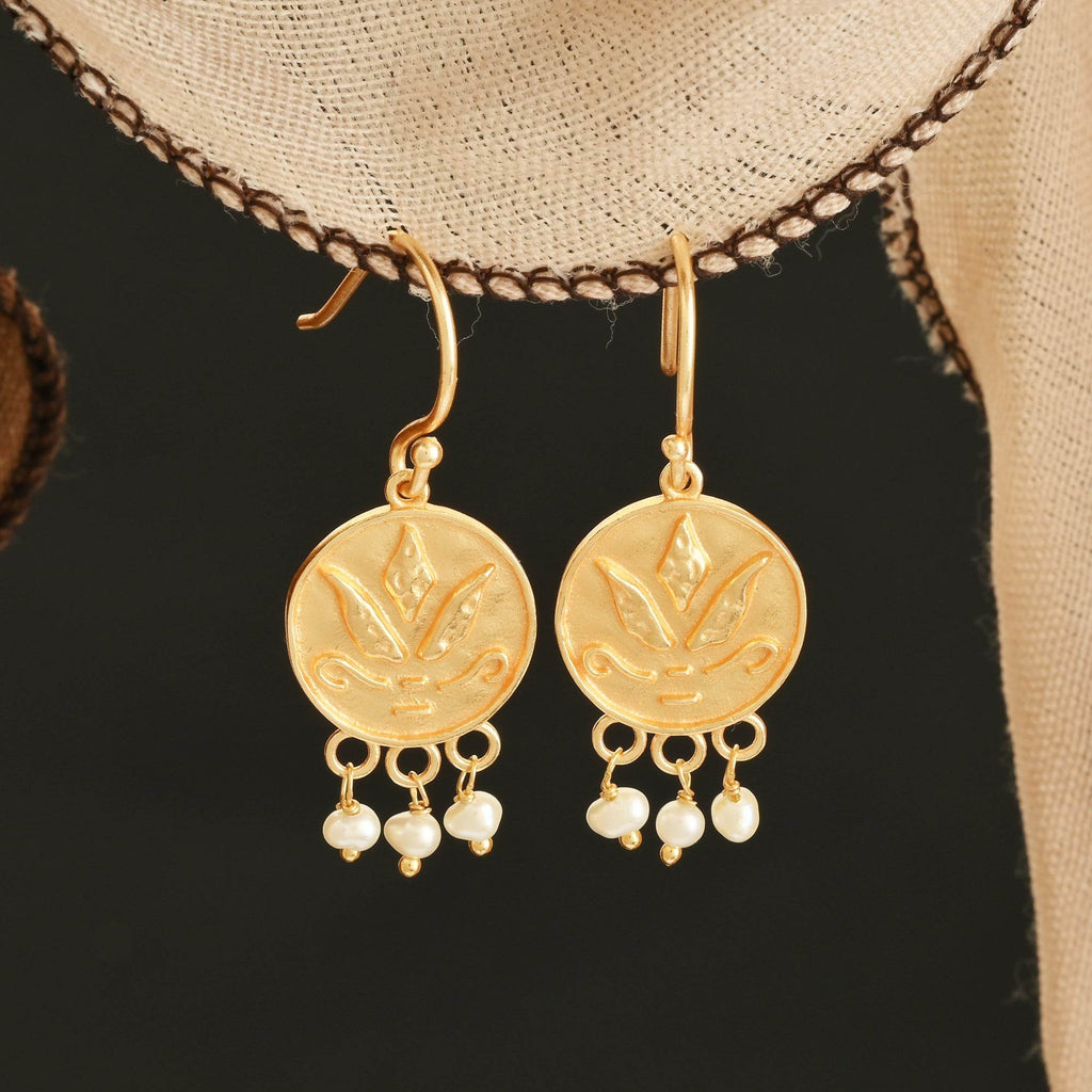 Navya Fresh Water Pearl Earrings - La Vitá Jewels