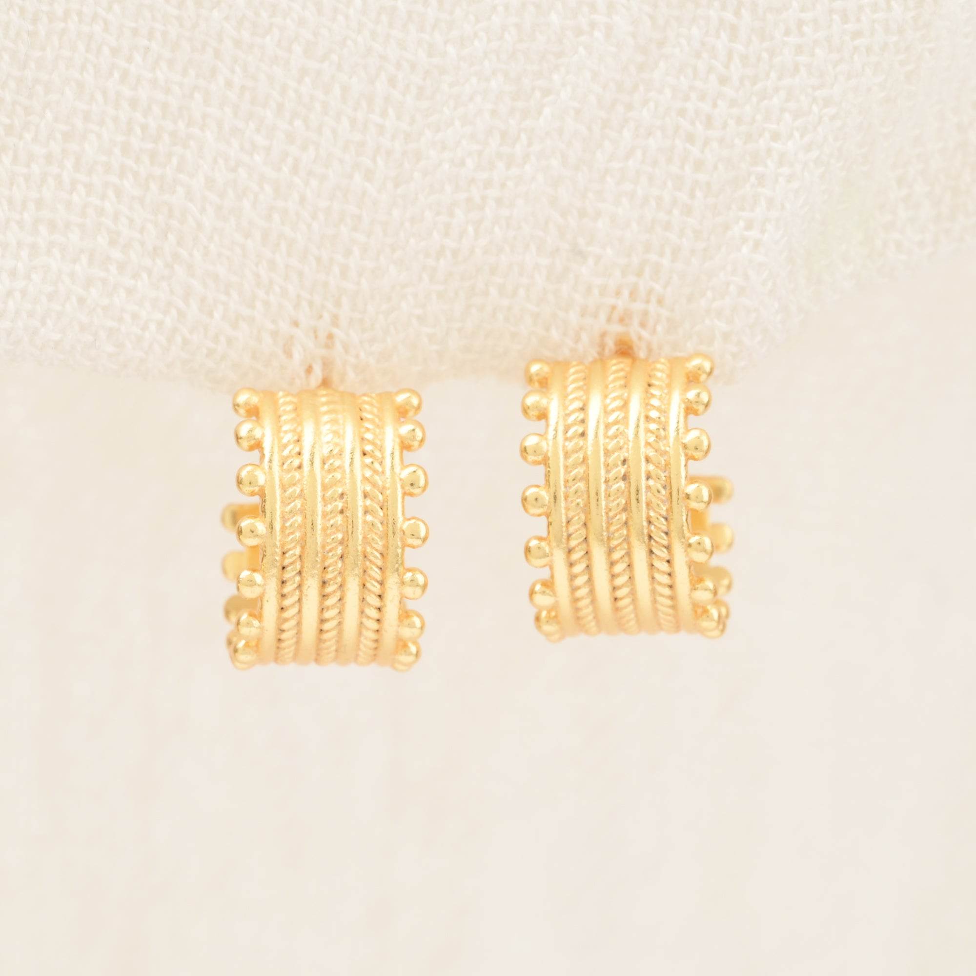 Chandrakala Hoop Earrings - La Vitá Jewels