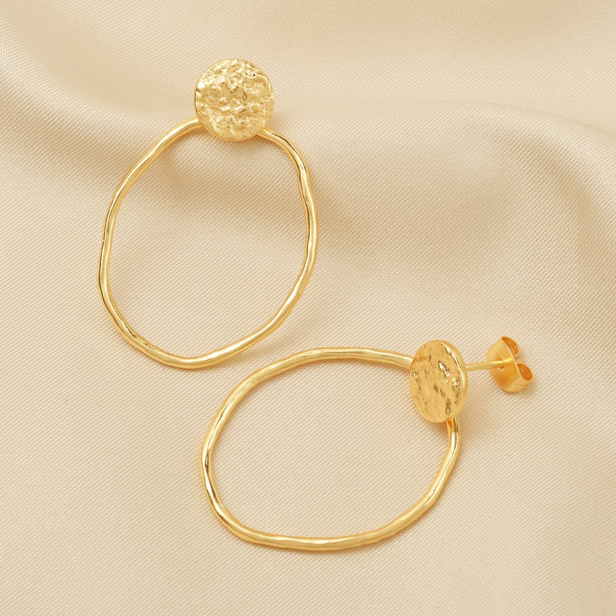 Circle Shape Hammered Earrings - La Vitá Jewels