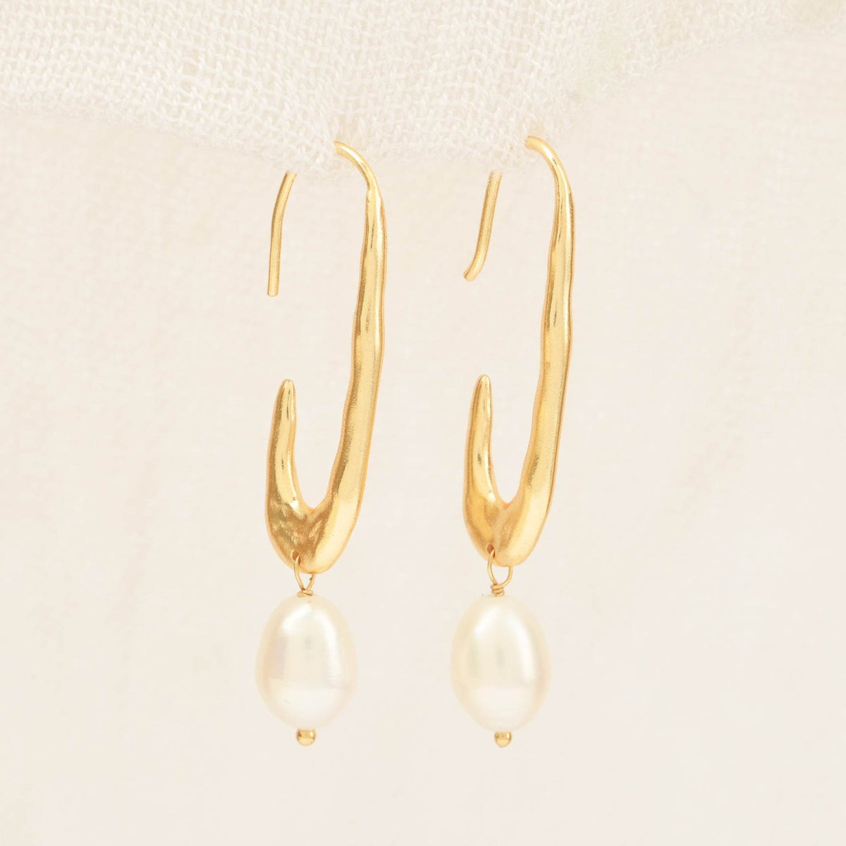 Navya Pearl Drop Earrings - La Vitá Jewels
