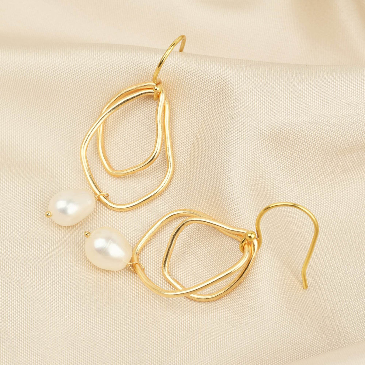 Cosmos Pearl Drop Earrings - La Vitá Jewels
