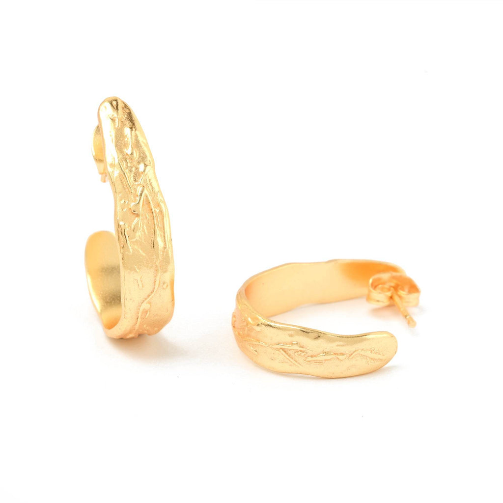 Golden Texture Hoops Earring - La Vitá Jewels