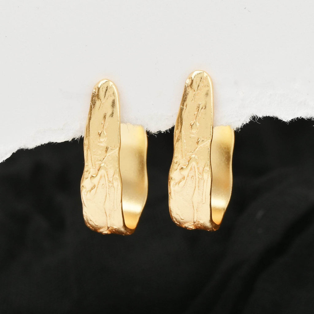 Golden Texture Hoops Earring - La Vitá Jewels