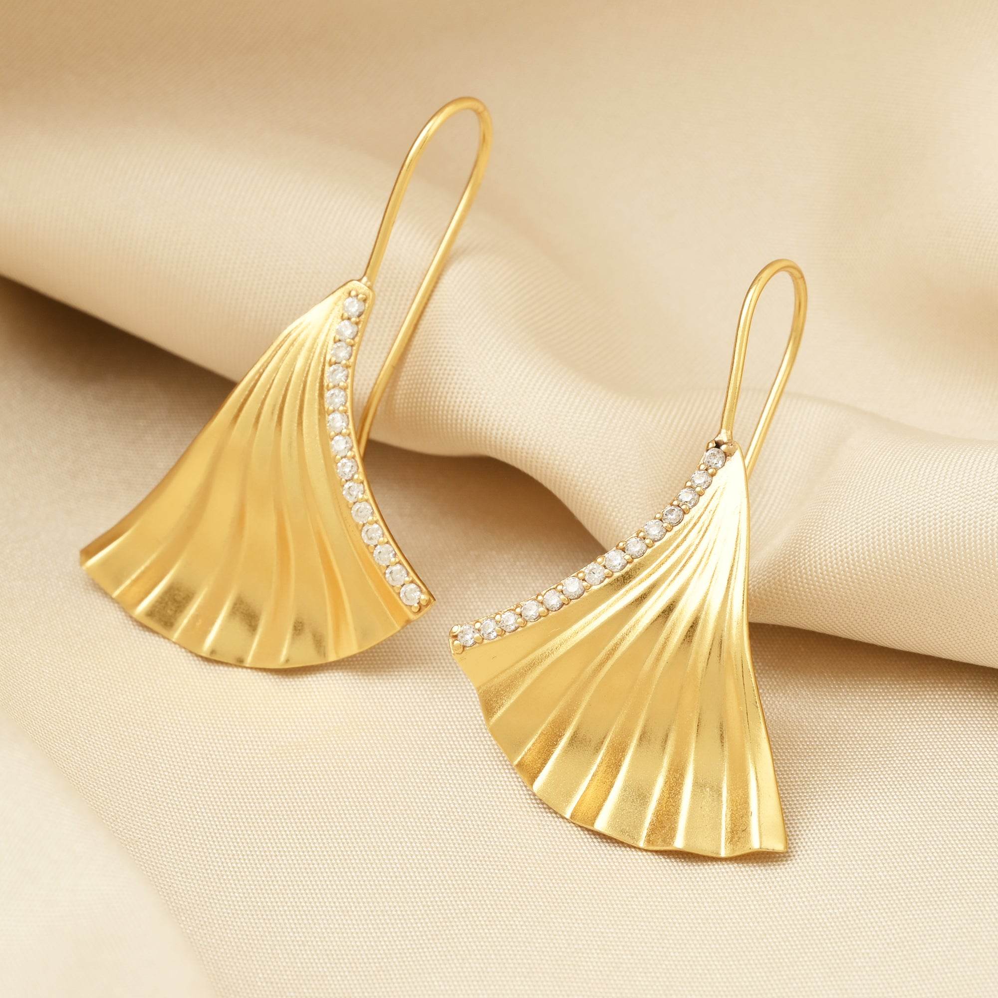 Biloba-Ginkgo Leaf with White CZ Earrings - La Vitá Jewels