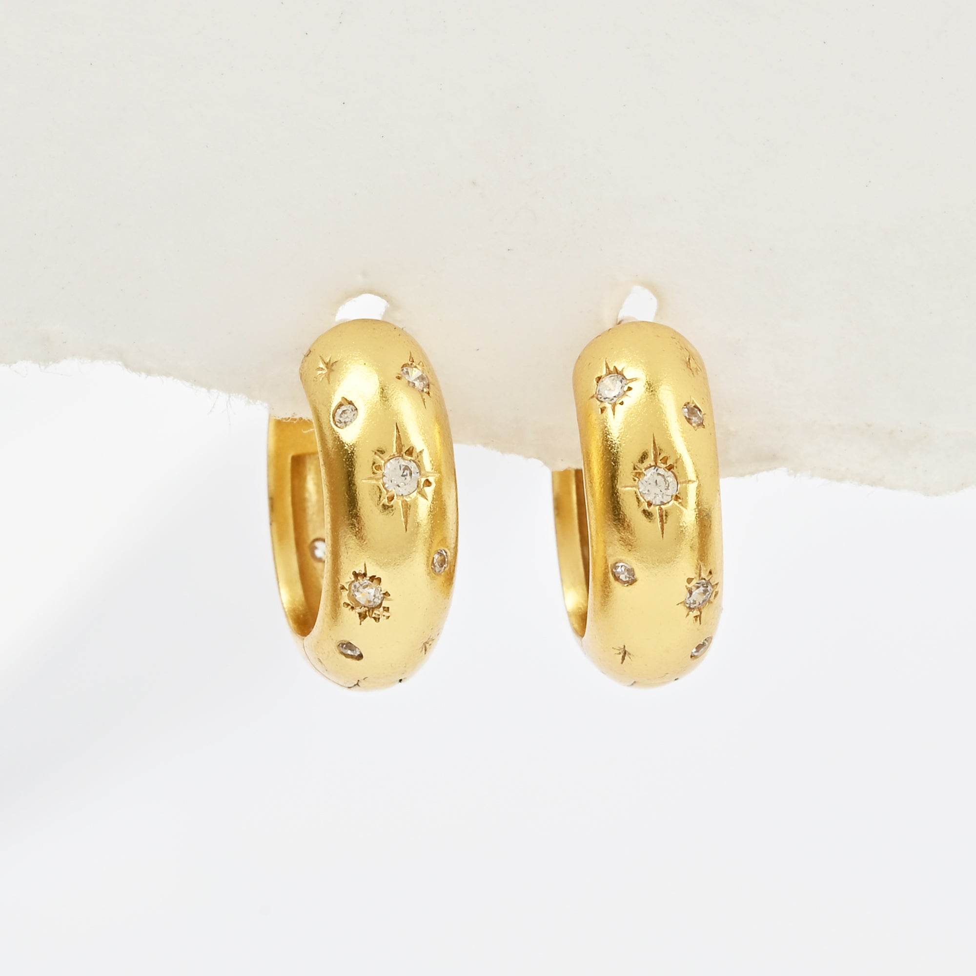 White Zircon Huggies - La Vitá Jewels