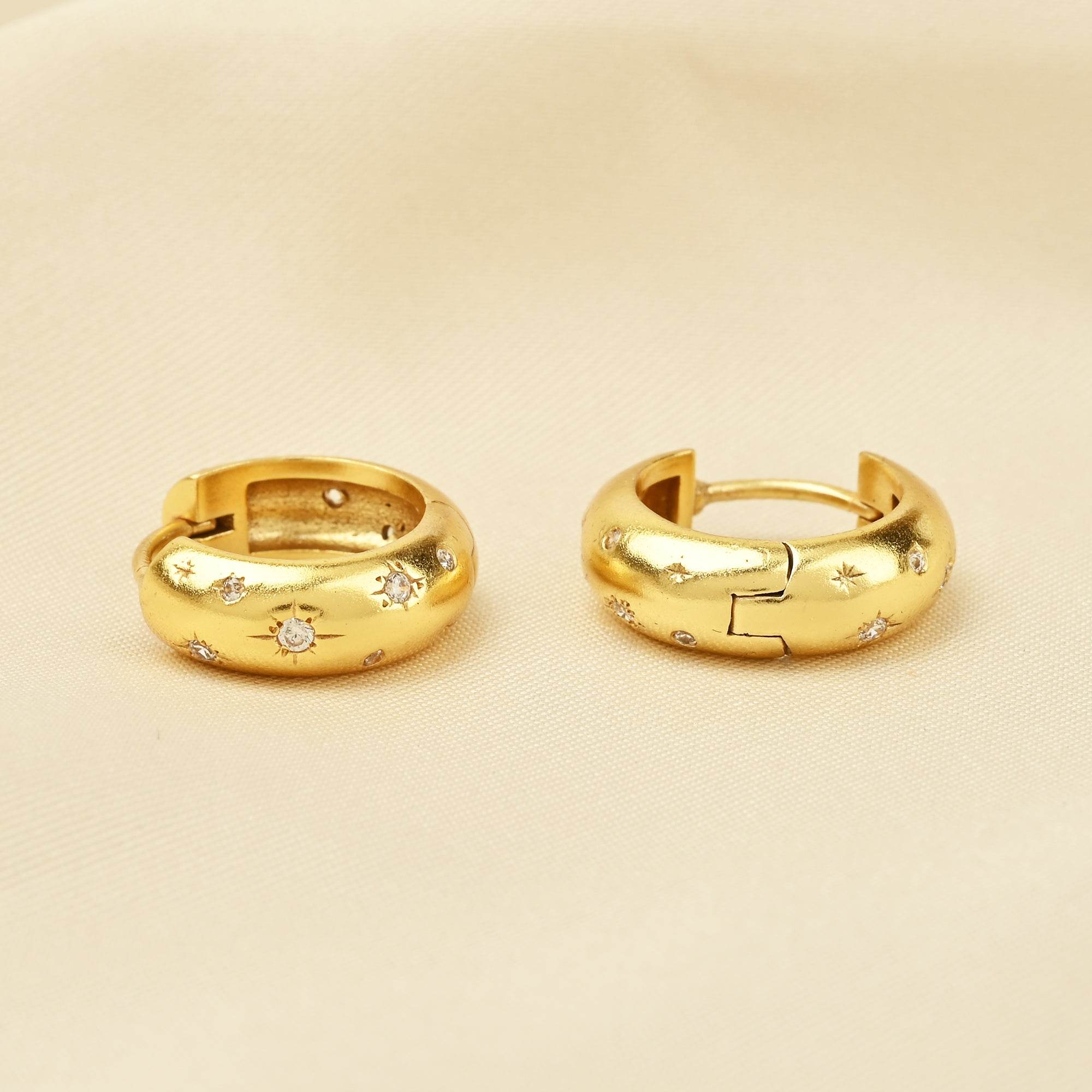 White Zircon Huggies - La Vitá Jewels