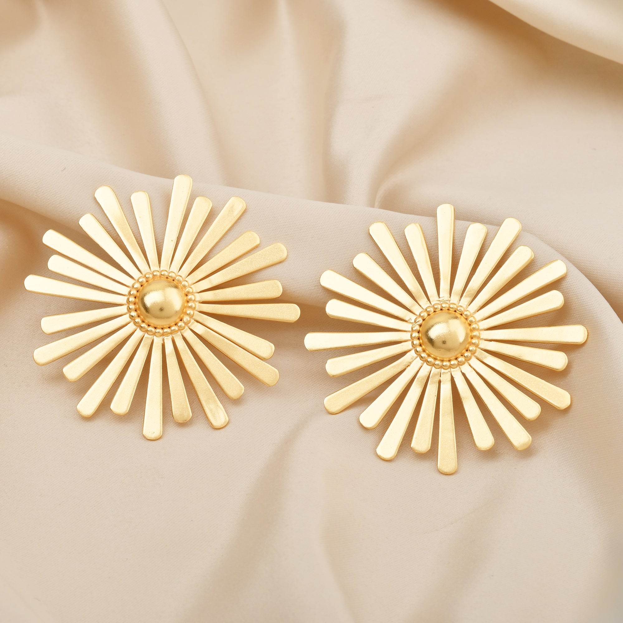 Sun Flower Gold Earrings - La Vitá Jewels