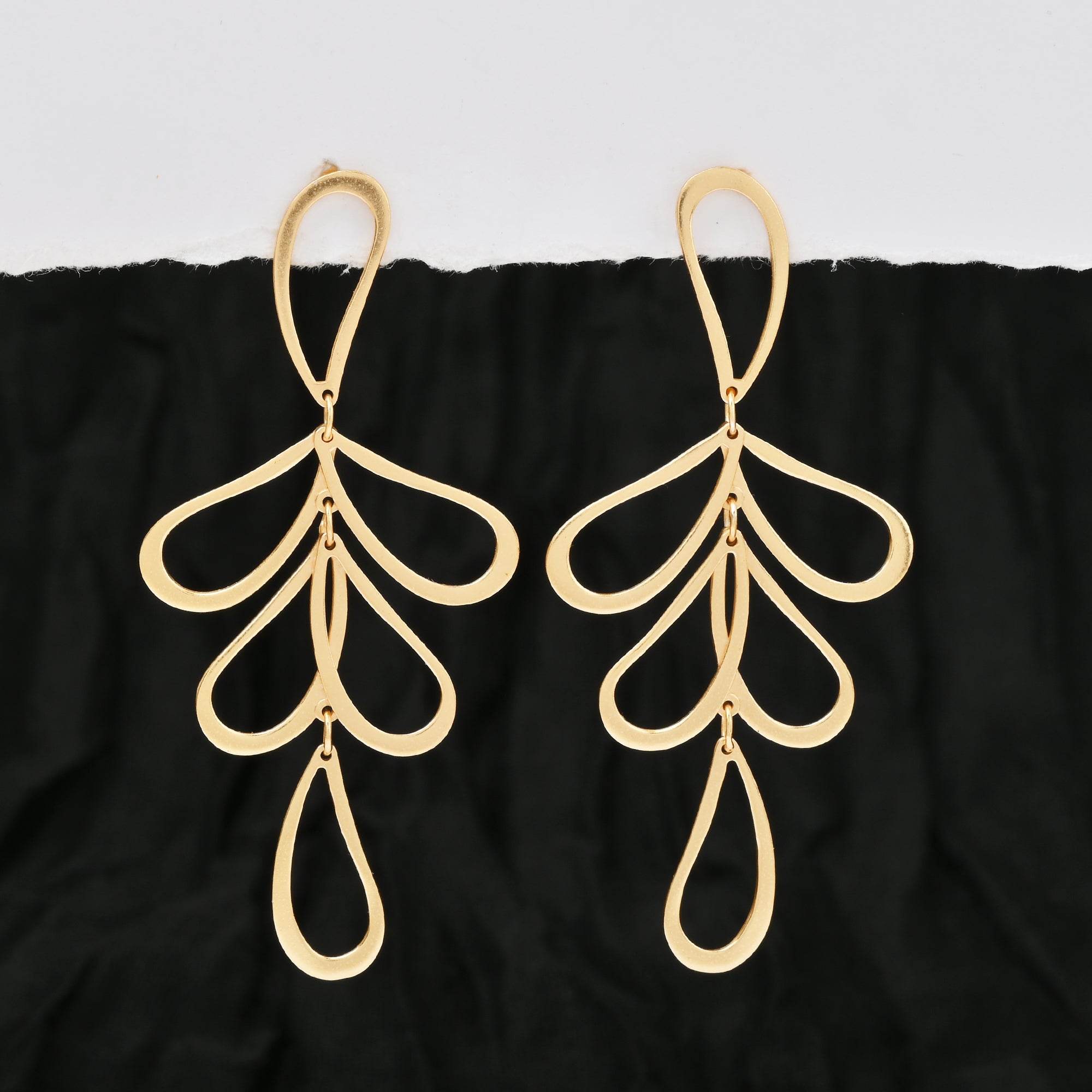 Gleaming Petals Earrings - La Vitá Jewels