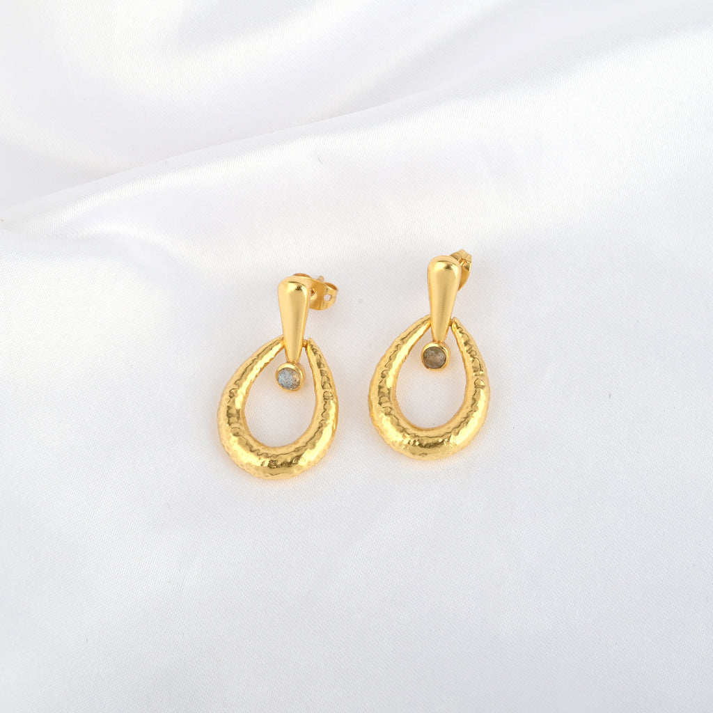 Elegant Gold Teardrop Dangle Earrings
