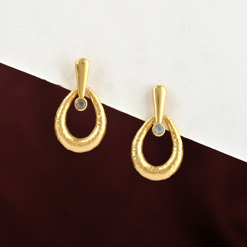 Elegant Gold Teardrop Dangle Earrings