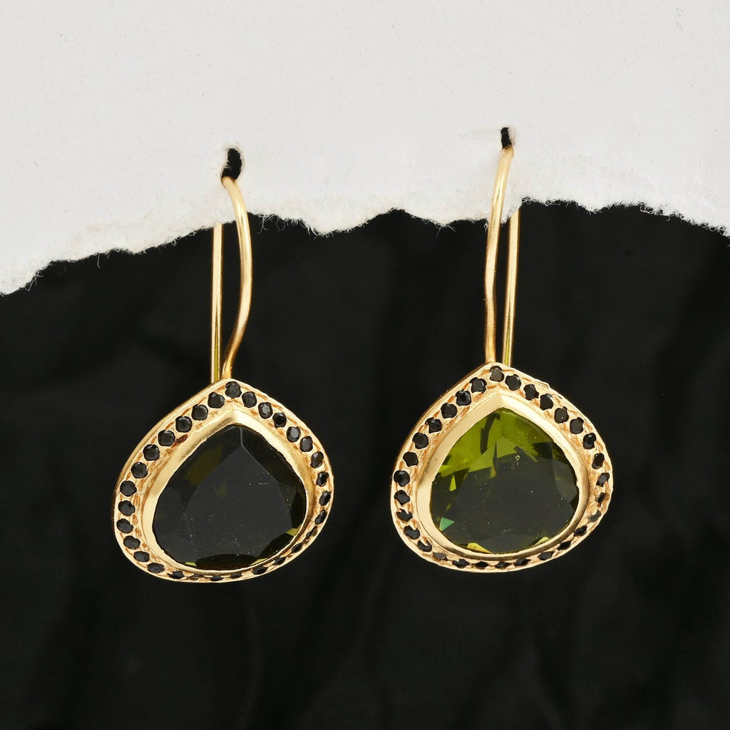 Green Tourmaline with Black Onyx Dangle Earrings - La Vitá Jewels