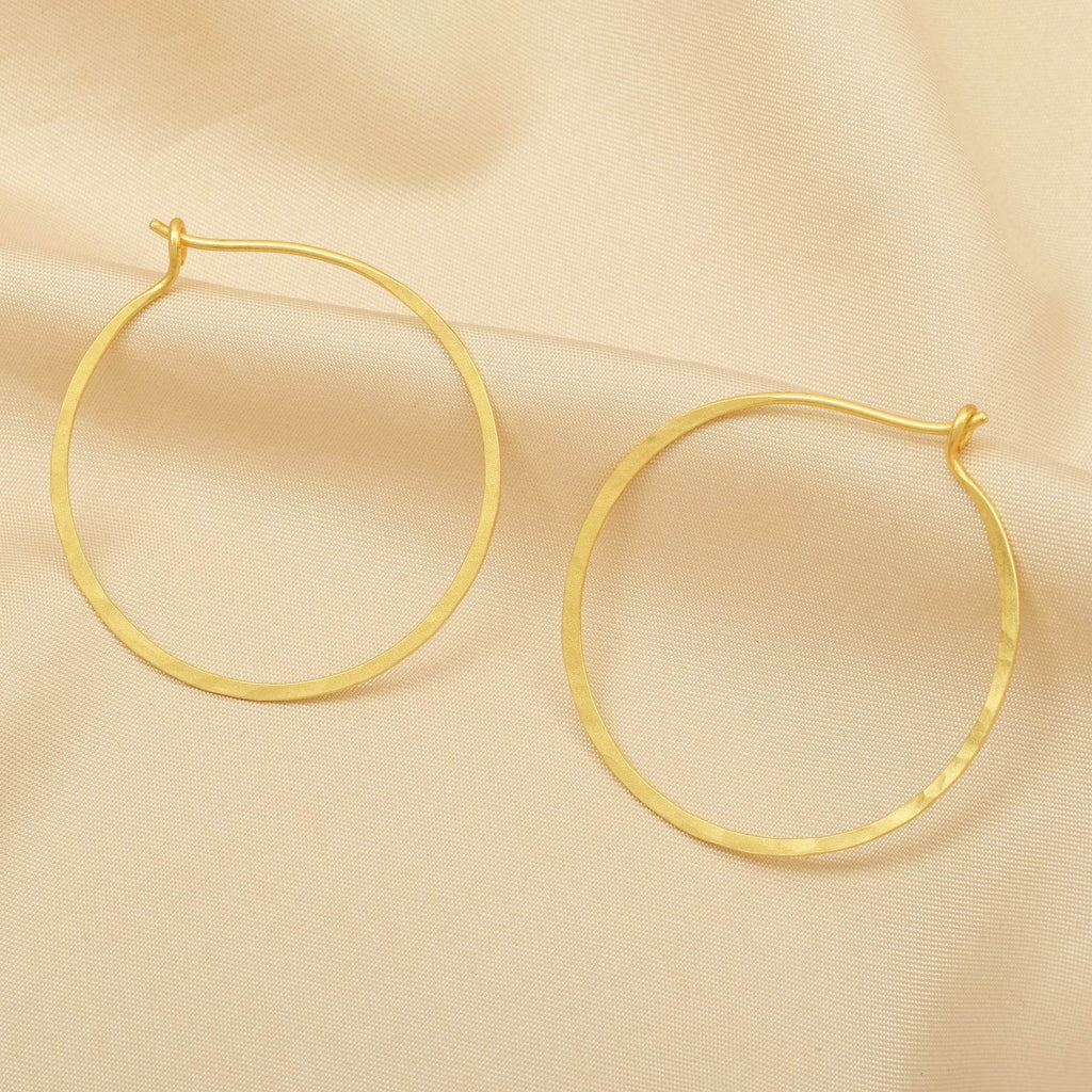 Dainty Thin Textured Hoop Earrings - La Vitá Jewels