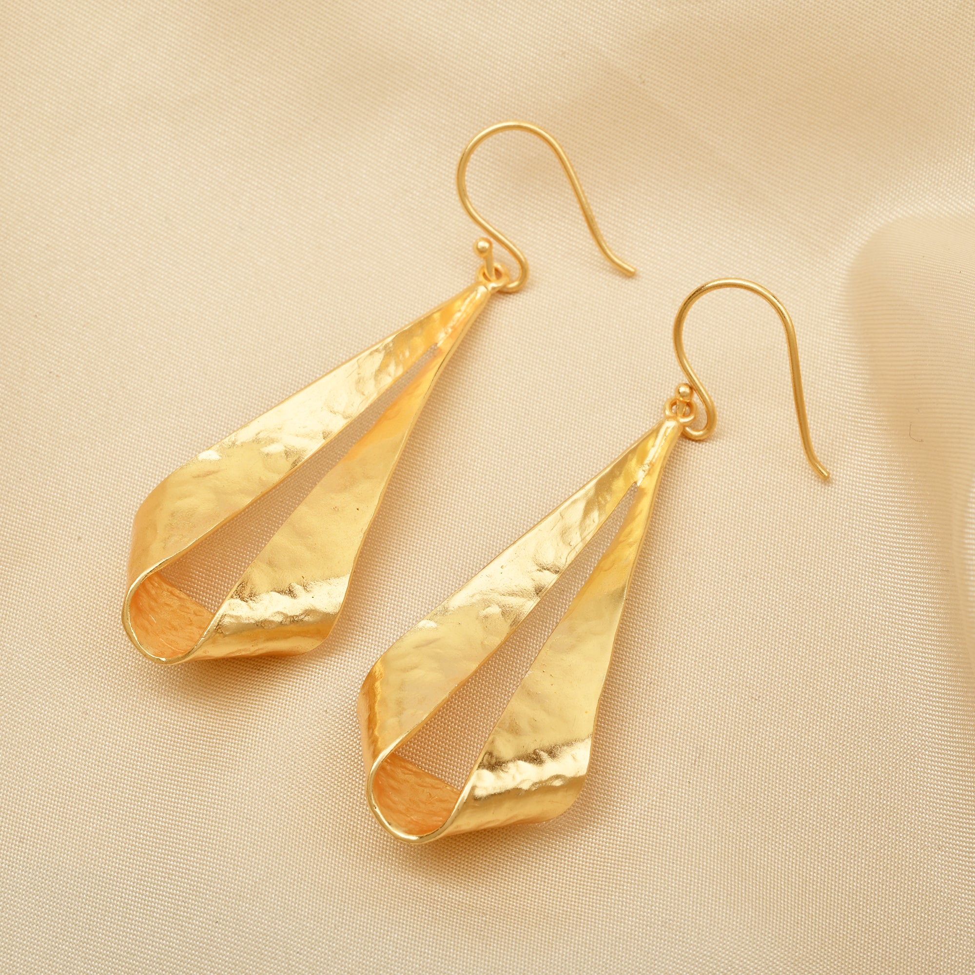 Hammered Handcraft Dangle Earring
