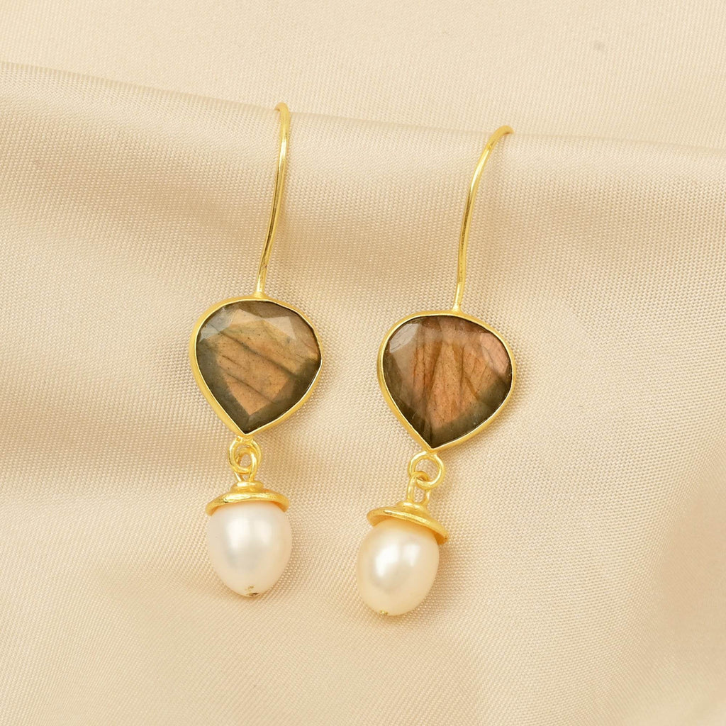 Pearl and Labradorite Earrings - La Vitá Jewels