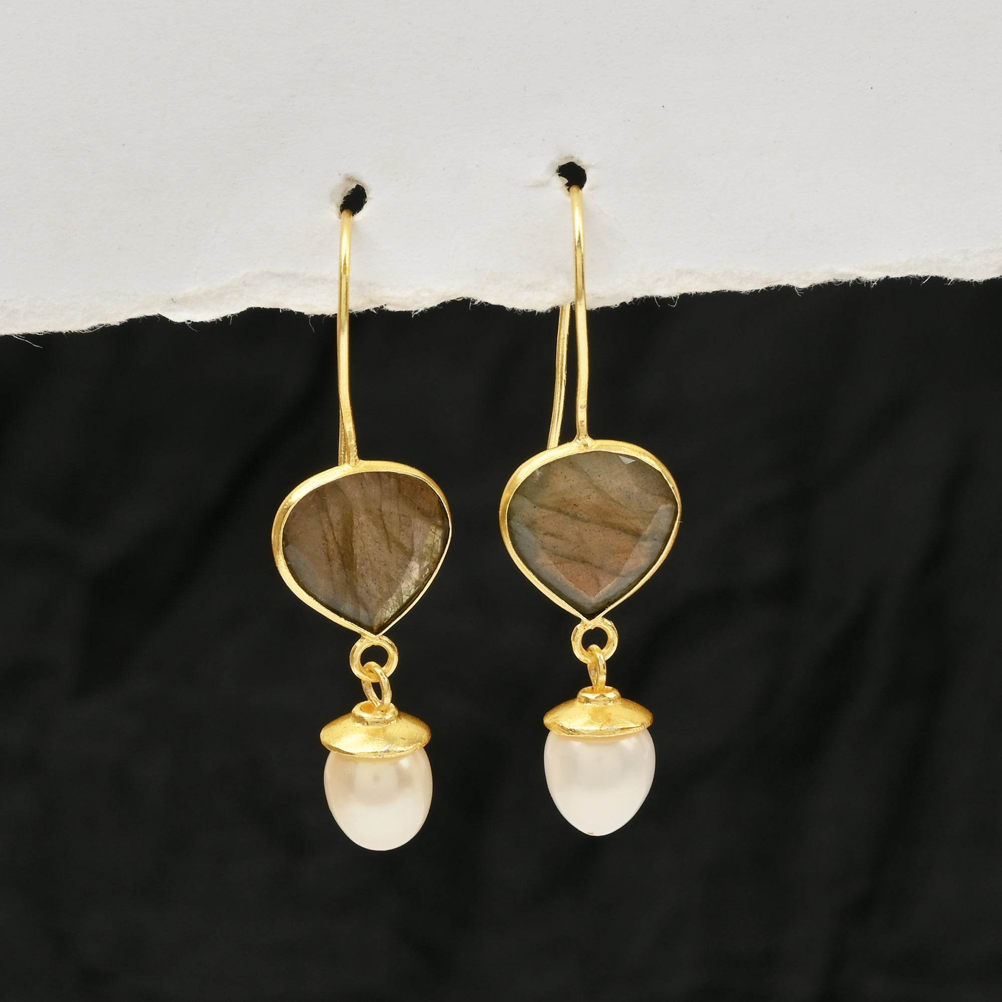 Pearl and Labradorite Earrings - La Vitá Jewels