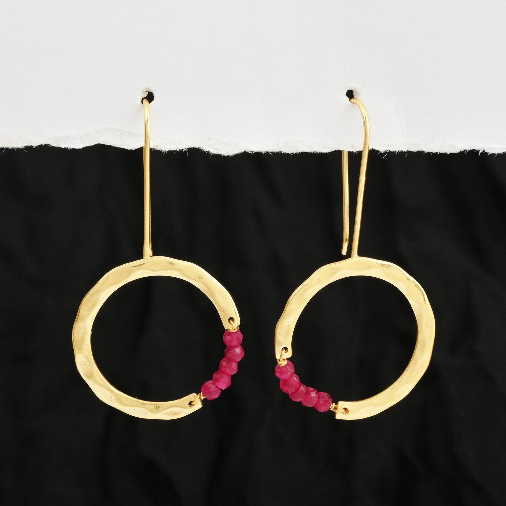 Textured Hoop Earrings with Pink quartz Beads - La Vitá Jewels