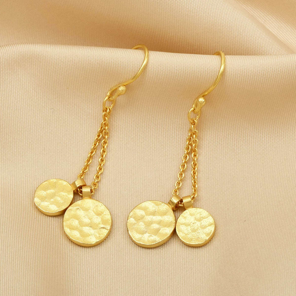 Round Disc Textured Earrings - La Vitá Jewels