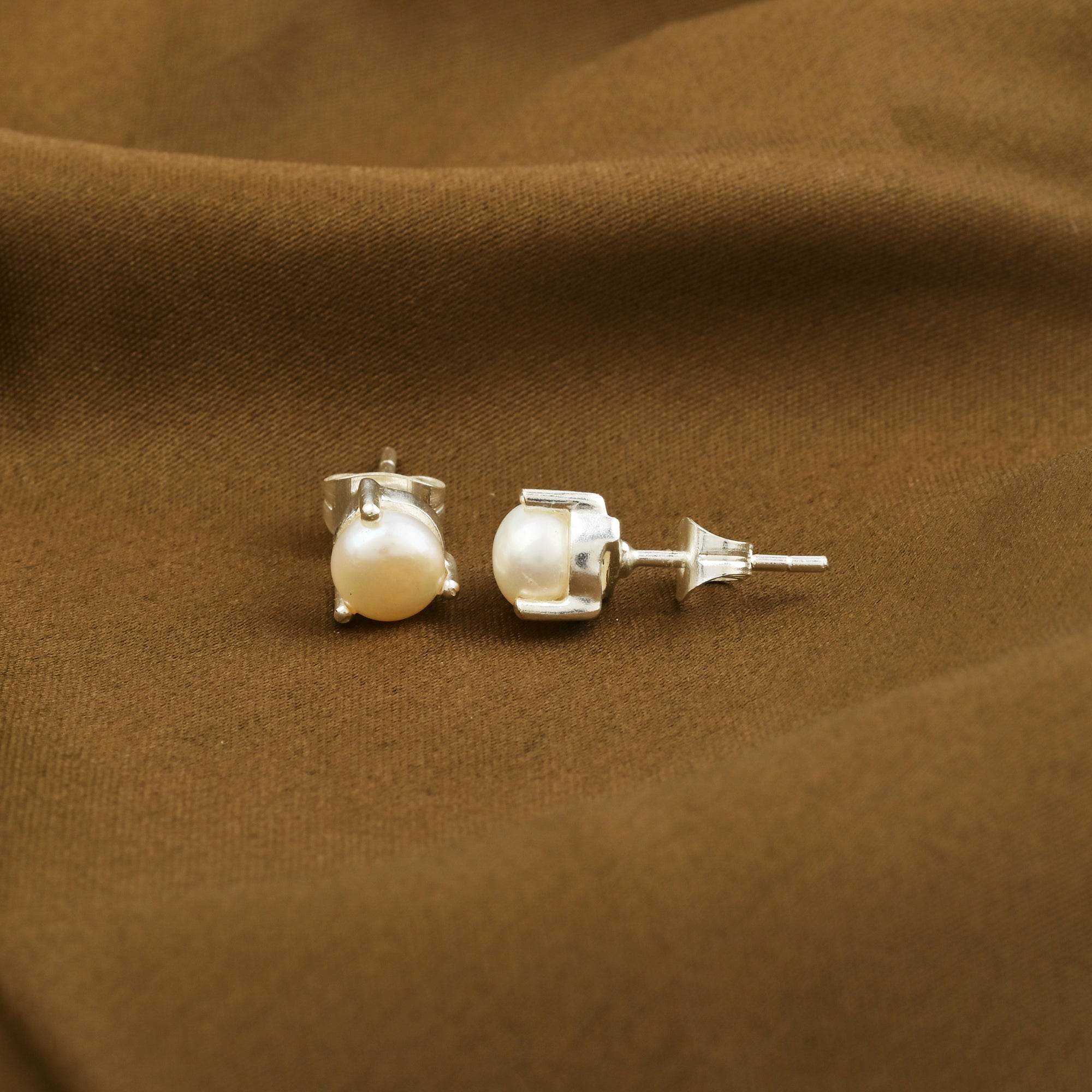 Natural Pearl Stud Earrings - La Vitá Jewels