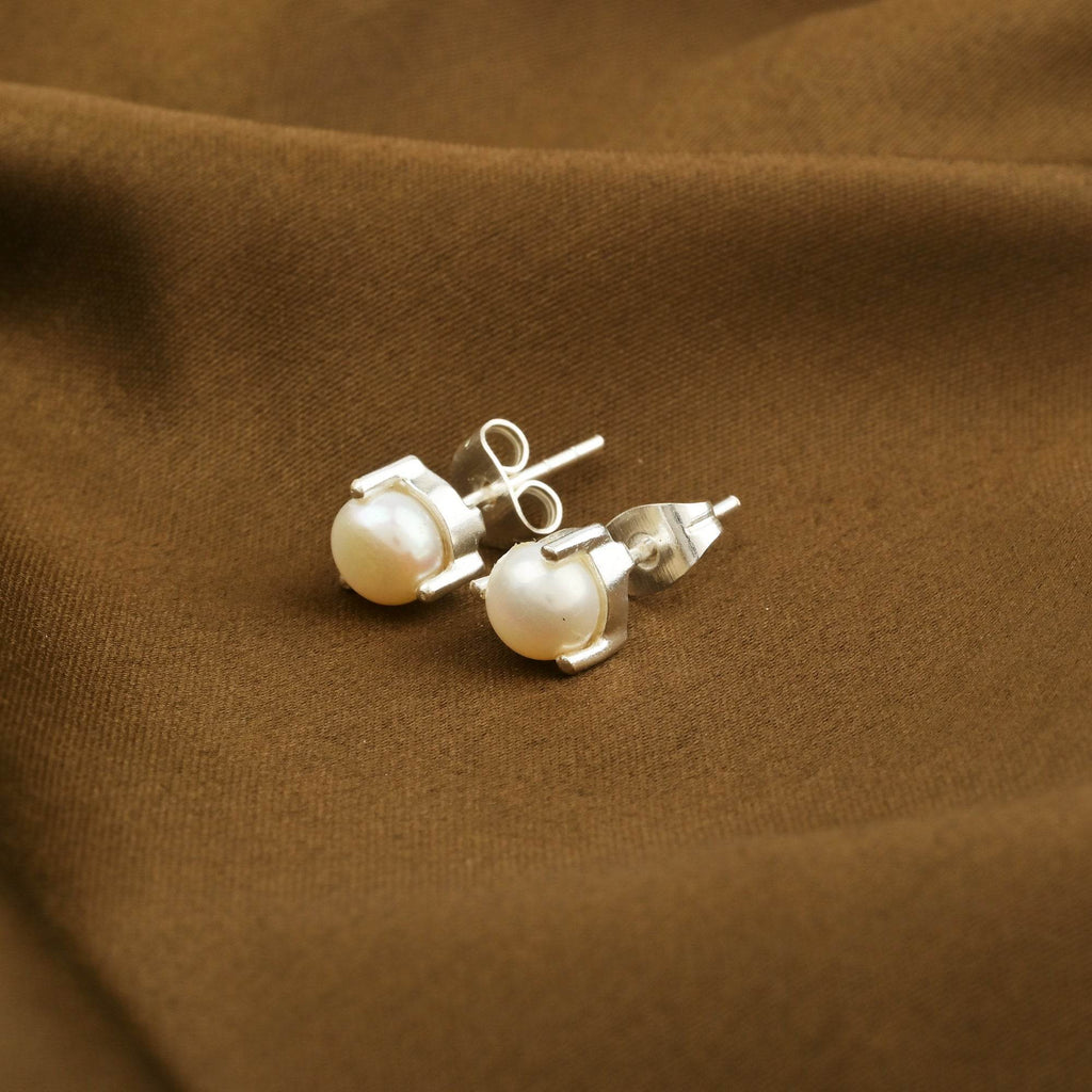 Natural Pearl Stud Earrings - La Vitá Jewels