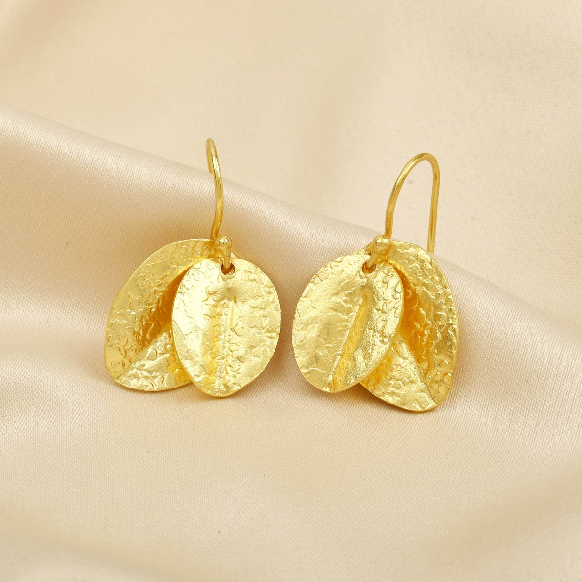 Leafy Leaf Textured Earrings - La Vitá Jewels