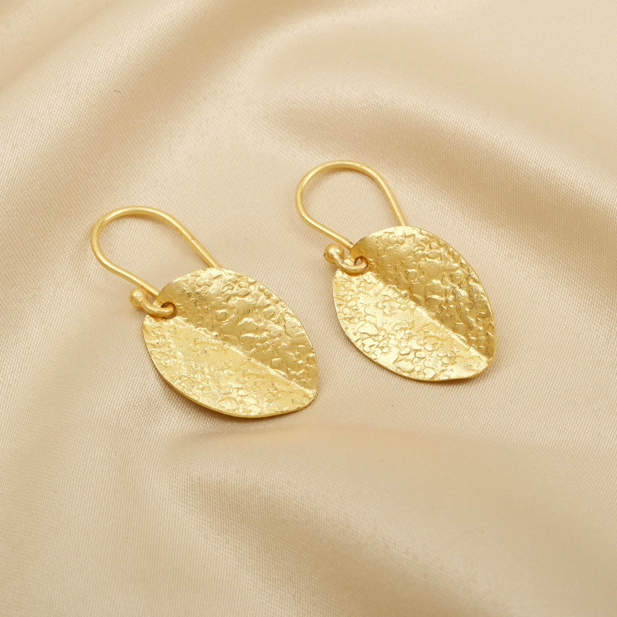Leafy Leaf Textured Earrings - La Vitá Jewels