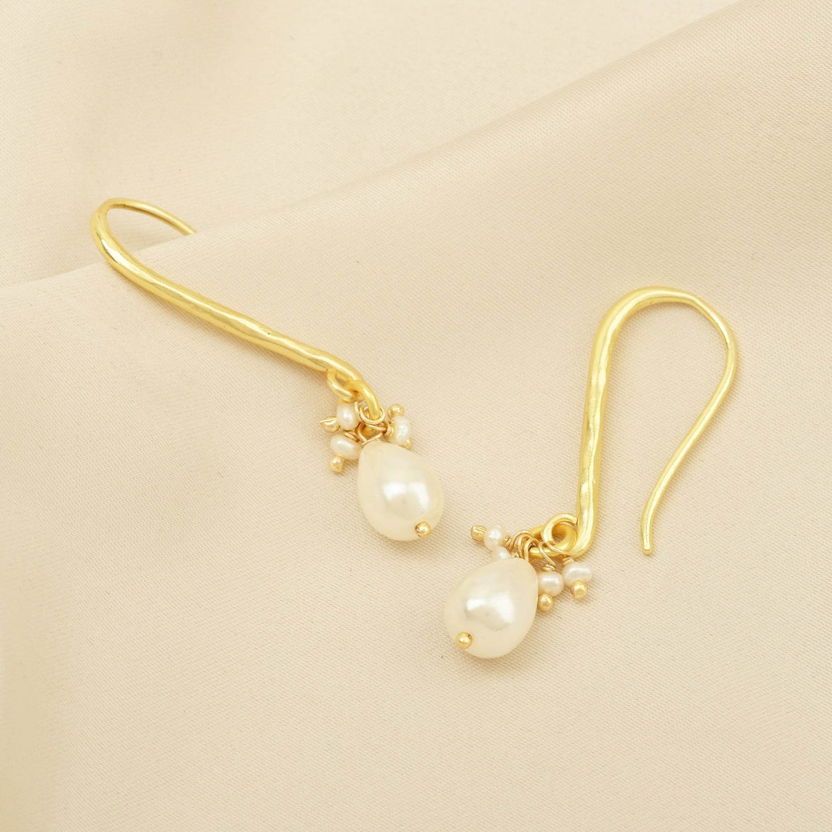 Natural Pearl Drop Earrings - La Vitá Jewels