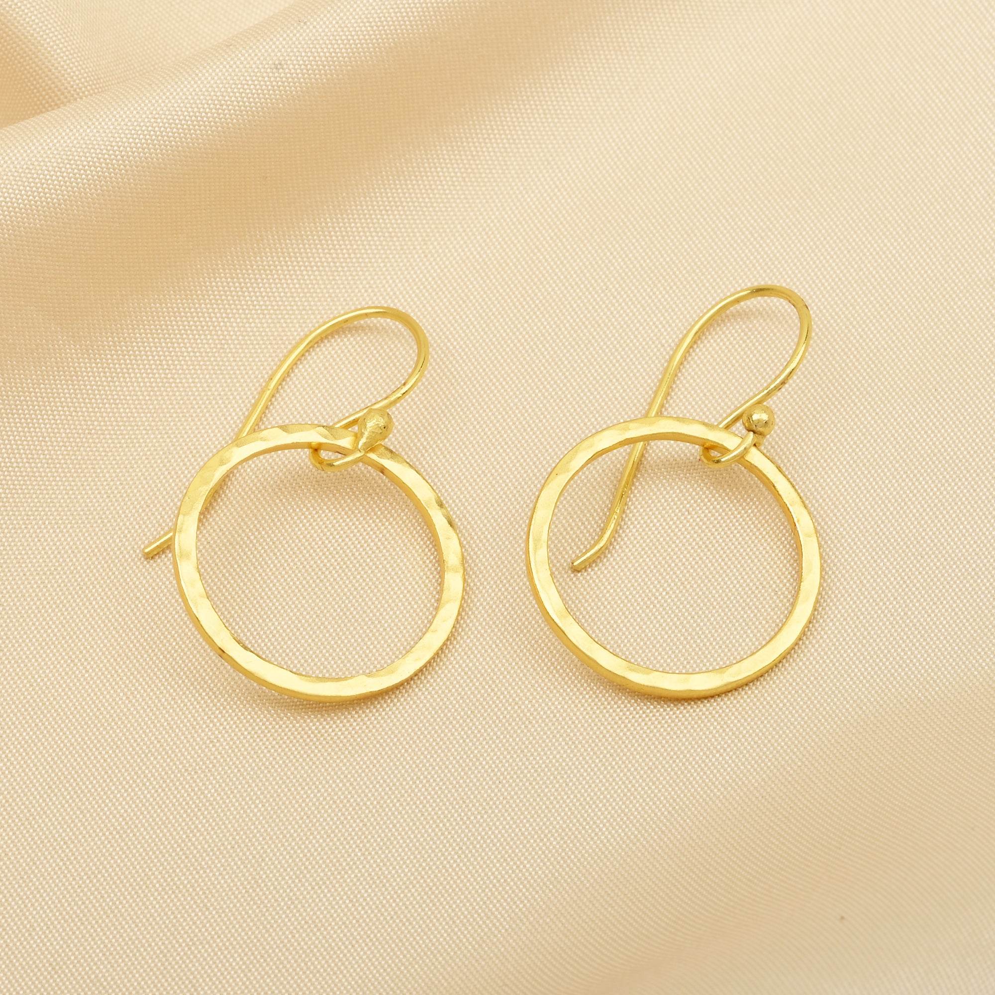 Circle Hammered Dangle Earrings - La Vitá Jewels