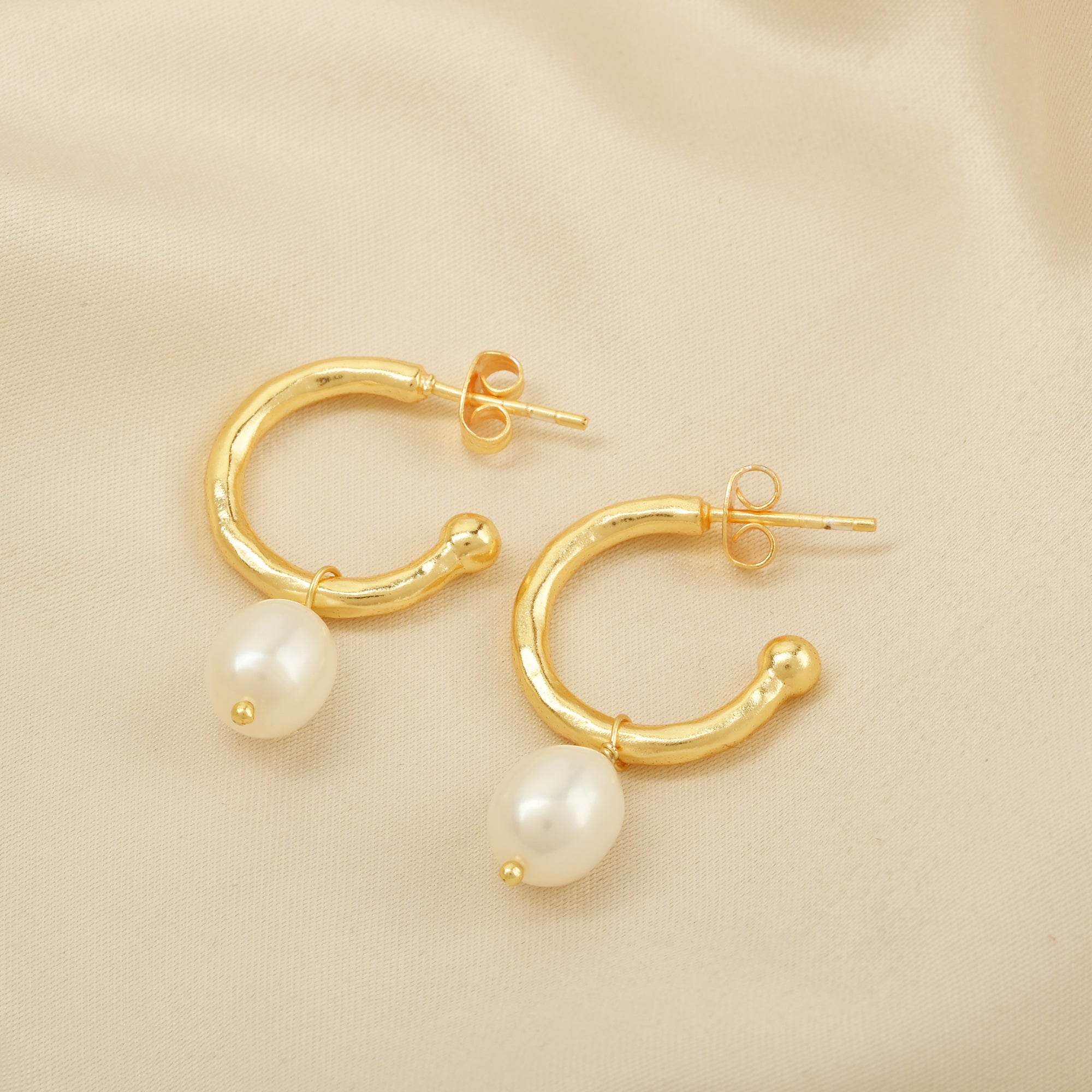 Princess Pearl Hoop Earring - La Vitá Jewels