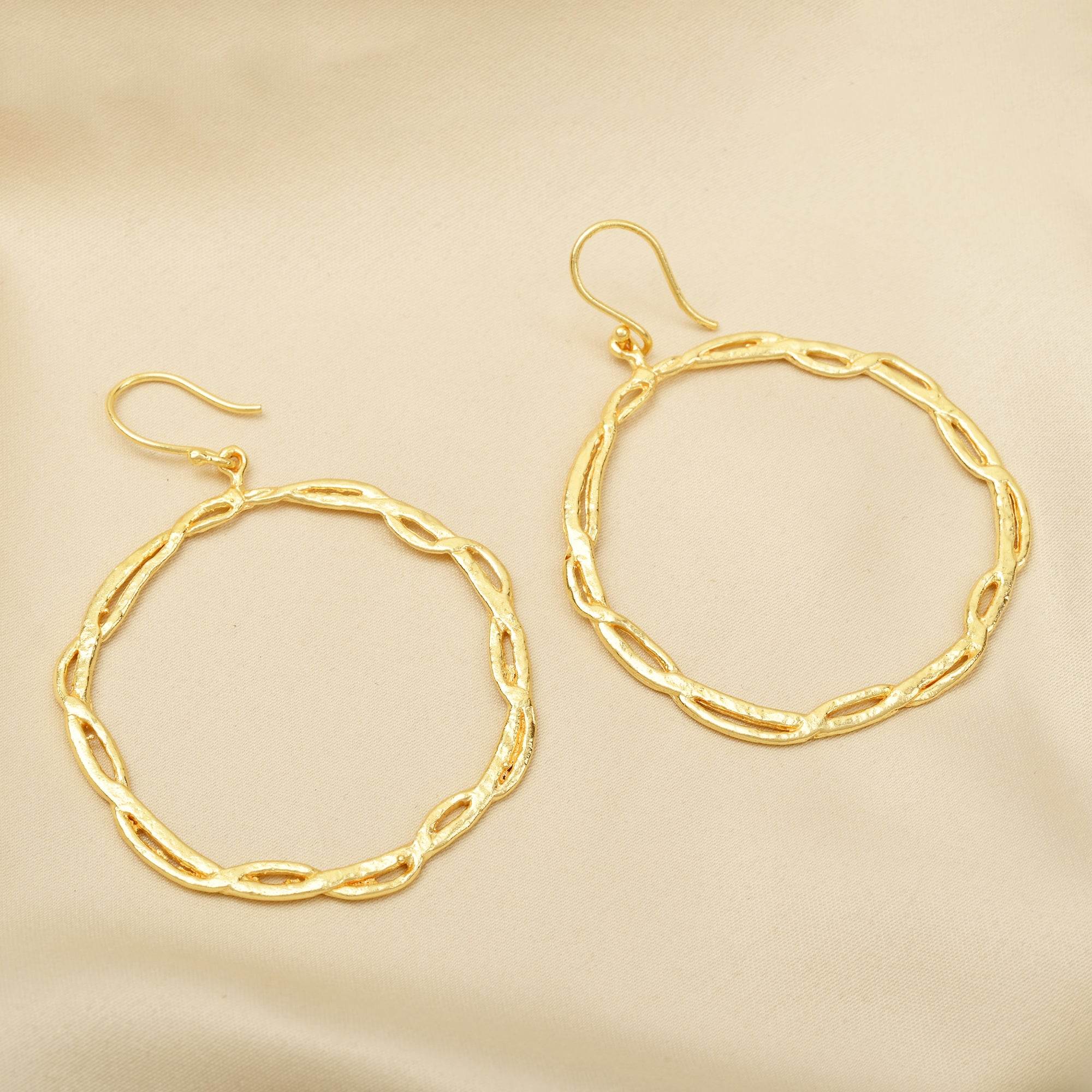 Spiral Circle Earrings - La Vitá Jewels