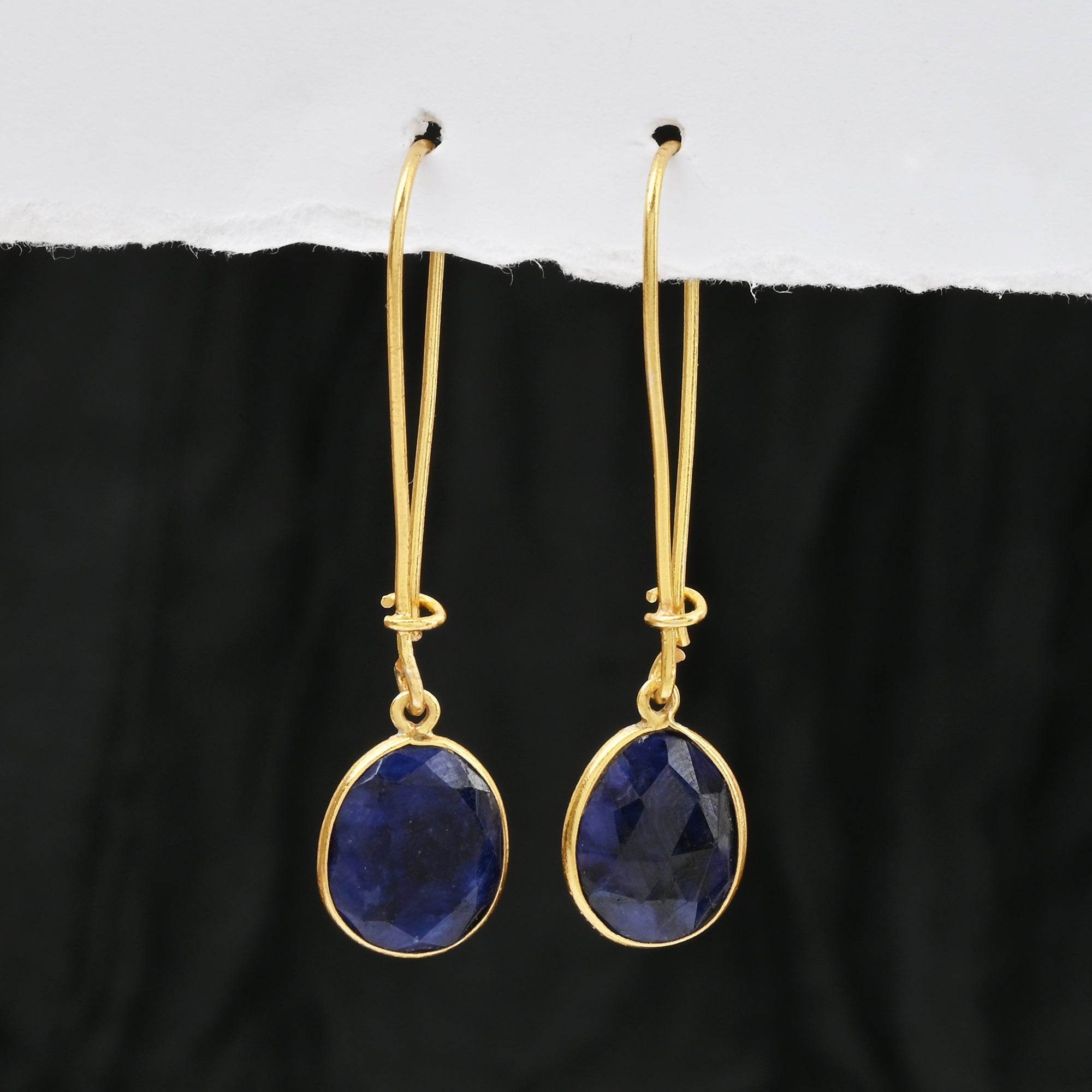 Green Chalcedony and Blue Sapphire Dangle Earrings - La Vitá Jewels