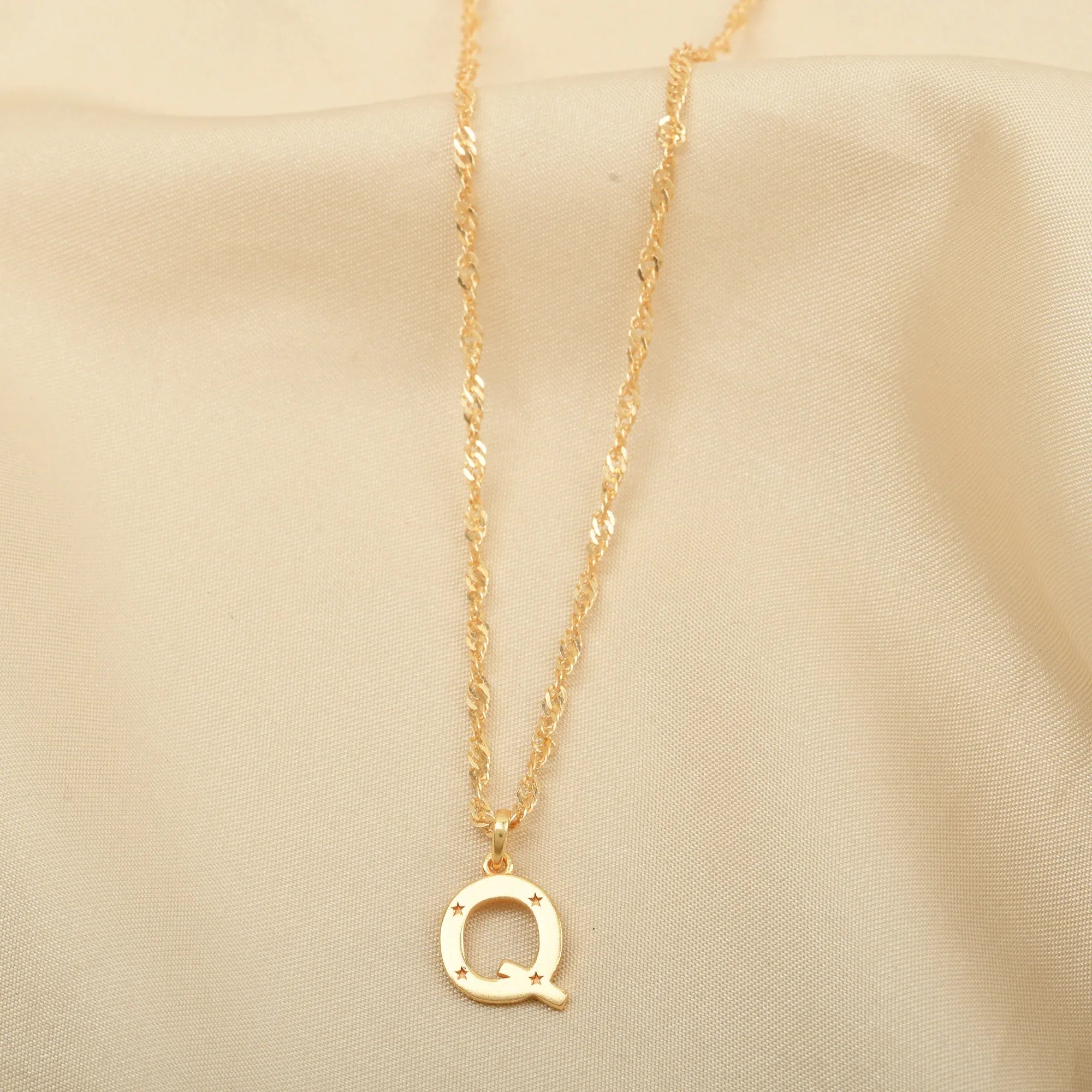 Custom Letter Pendant Necklace - La Vitá Jewels