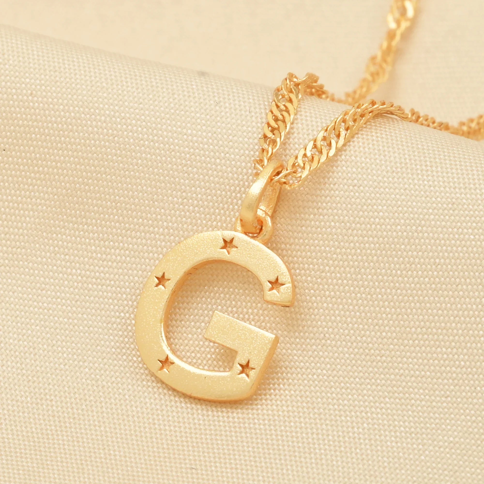 Custom Letter Pendant Necklace - La Vitá Jewels