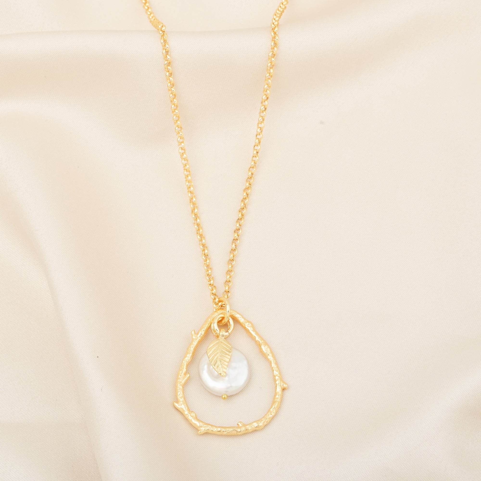 Baroque Pearl with Leaf Charm Necklace - La Vitá Jewels