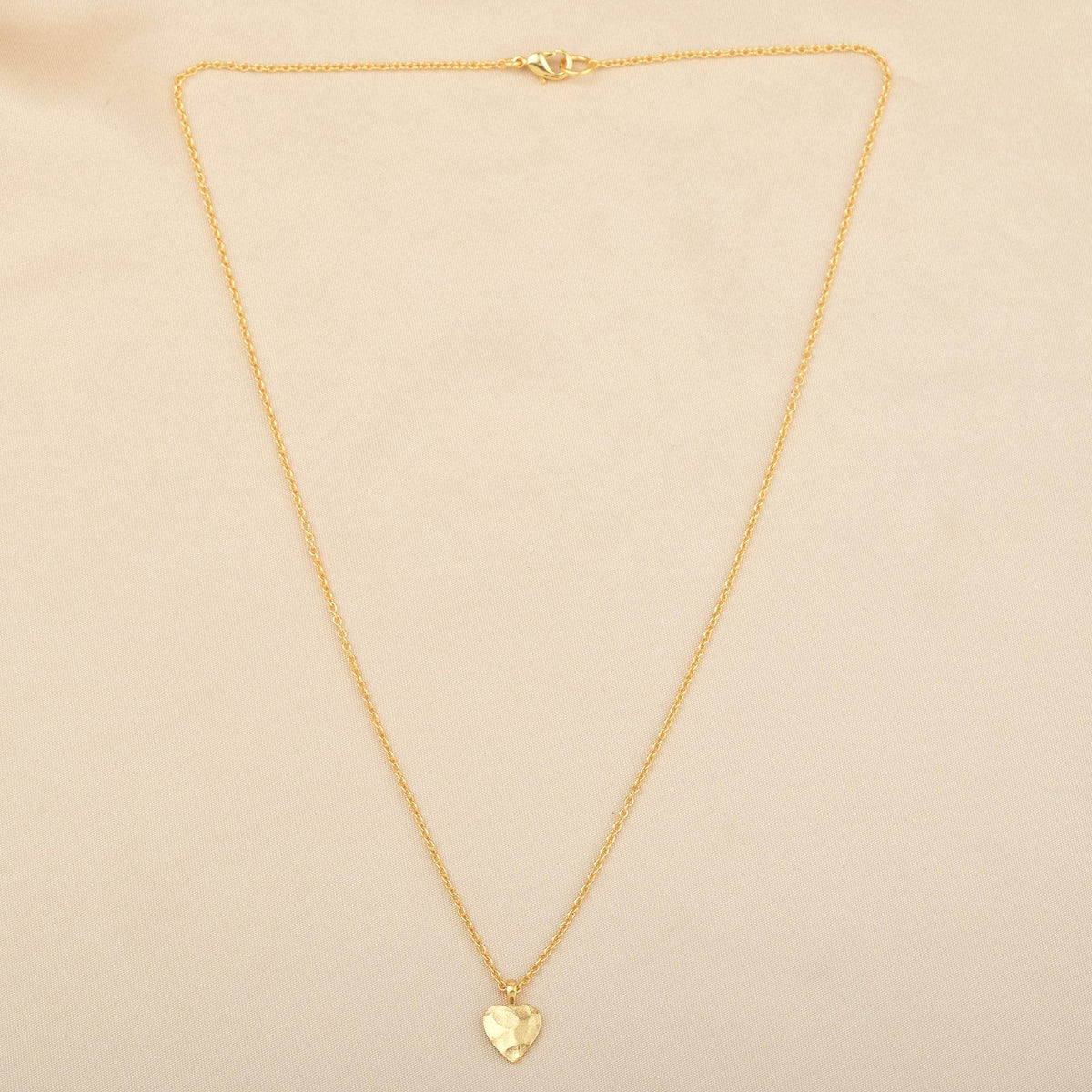 Gia Heart Hammered Necklace - La Vitá Jewels