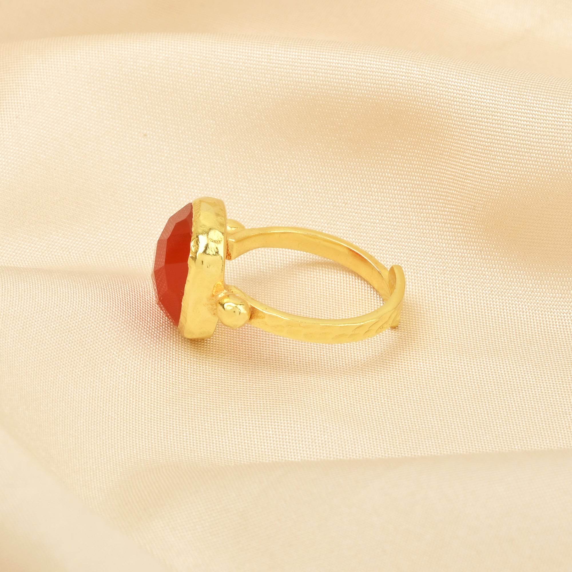 Hammered Square Shaped Ring - La Vitá Jewels