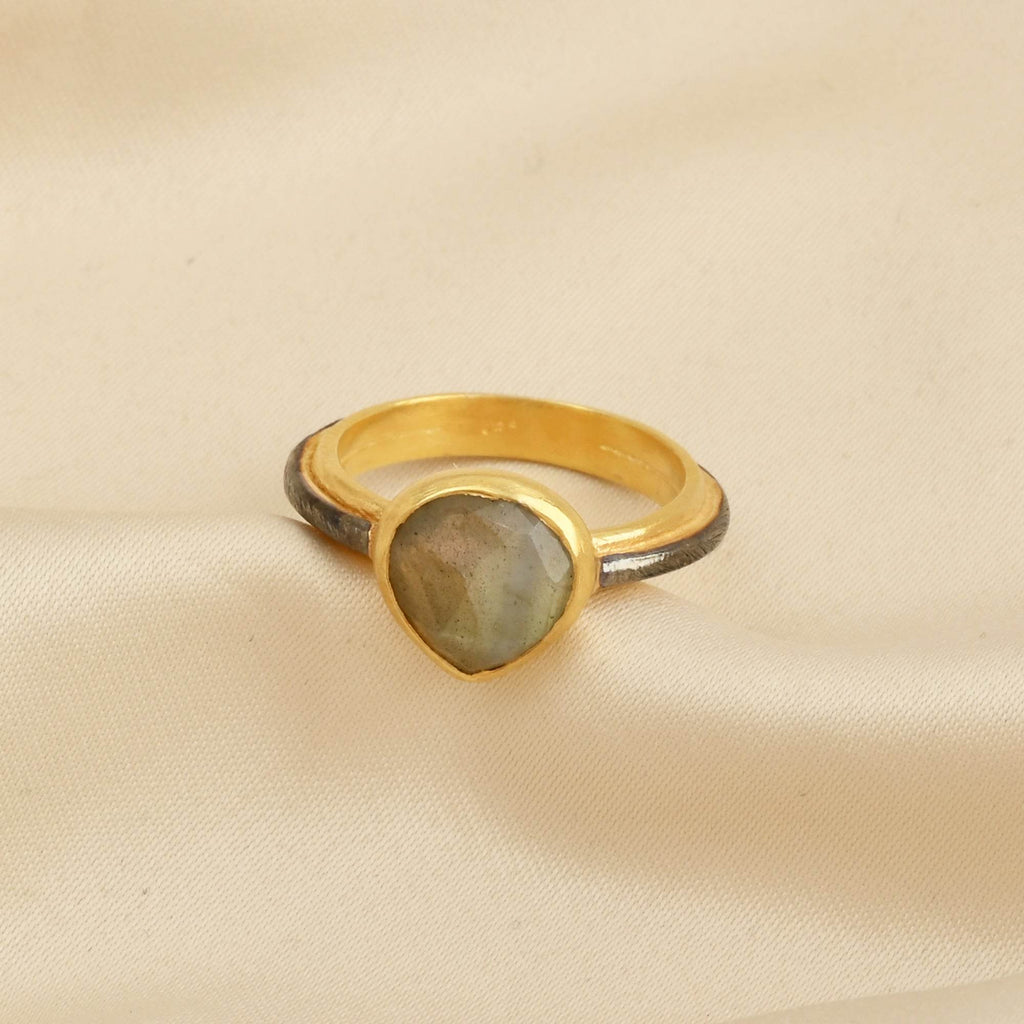 Labradorite Heart shape Rings in Sterling Silver - La Vitá Jewels