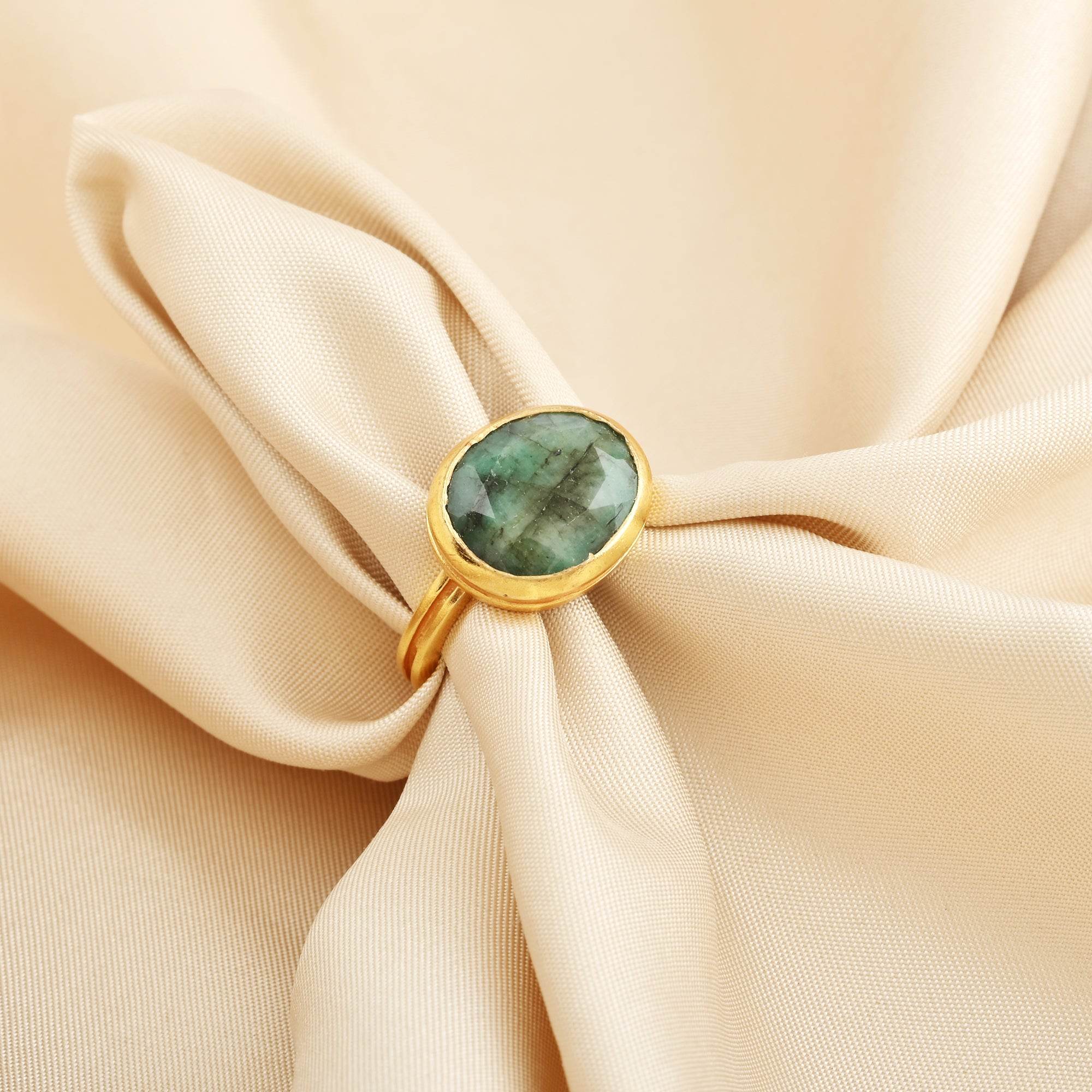 Sterling Silver Emerald Gemstone Rings - La Vitá Jewels