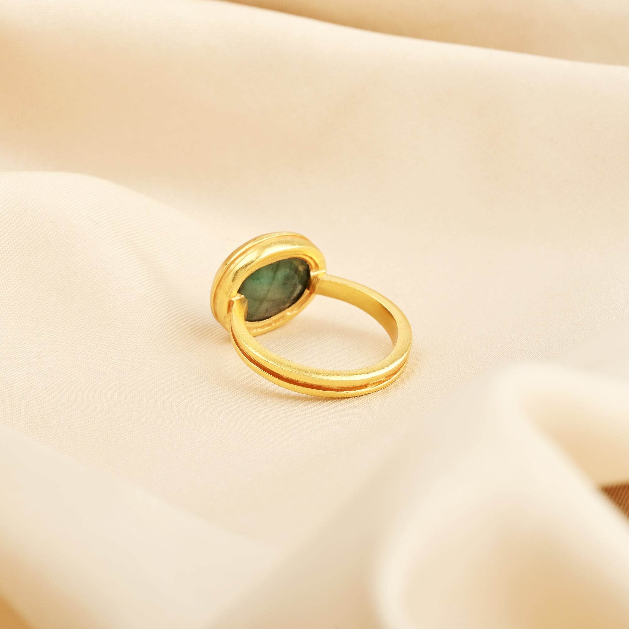 Sterling Silver Emerald Gemstone Rings - La Vitá Jewels
