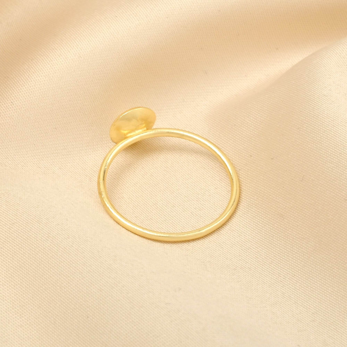 Metal Round Shape Thin Band Rings - La Vitá Jewels
