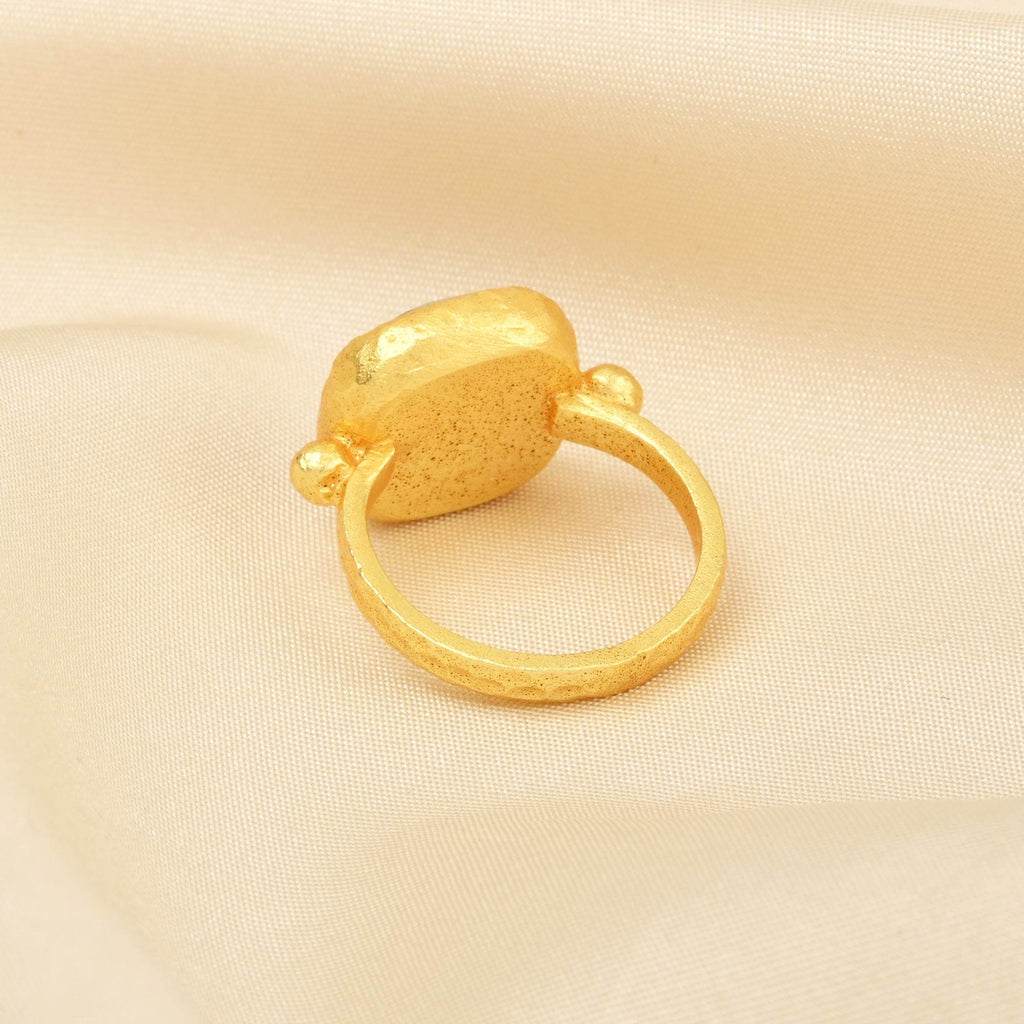 Hammered Square Shaped Ring - La Vitá Jewels