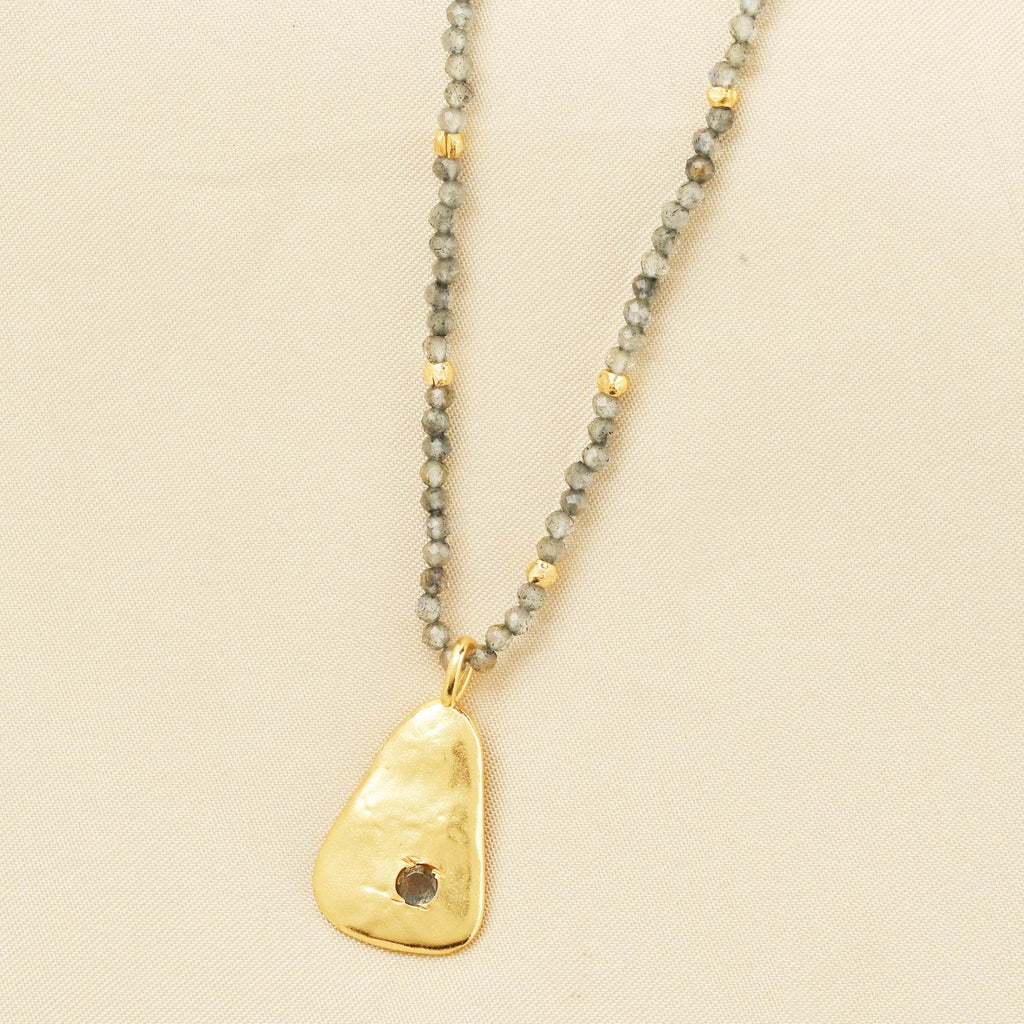 Metal Disc with Labradorite Beads Necklaces - La Vitá Jewels
