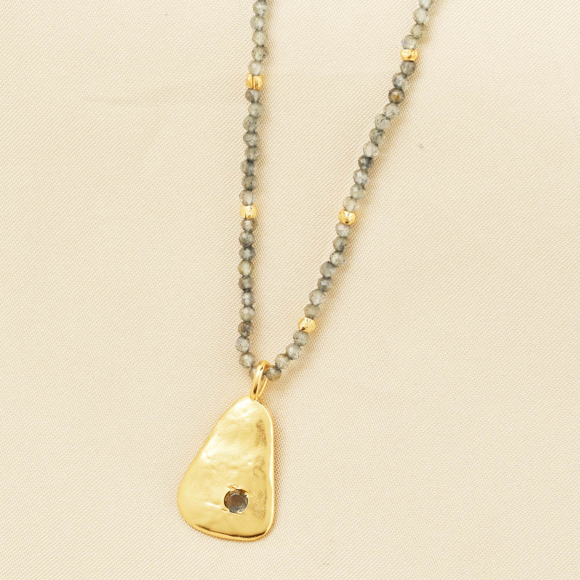 Metal Disc with Labradorite Beads Necklaces - La Vitá Jewels