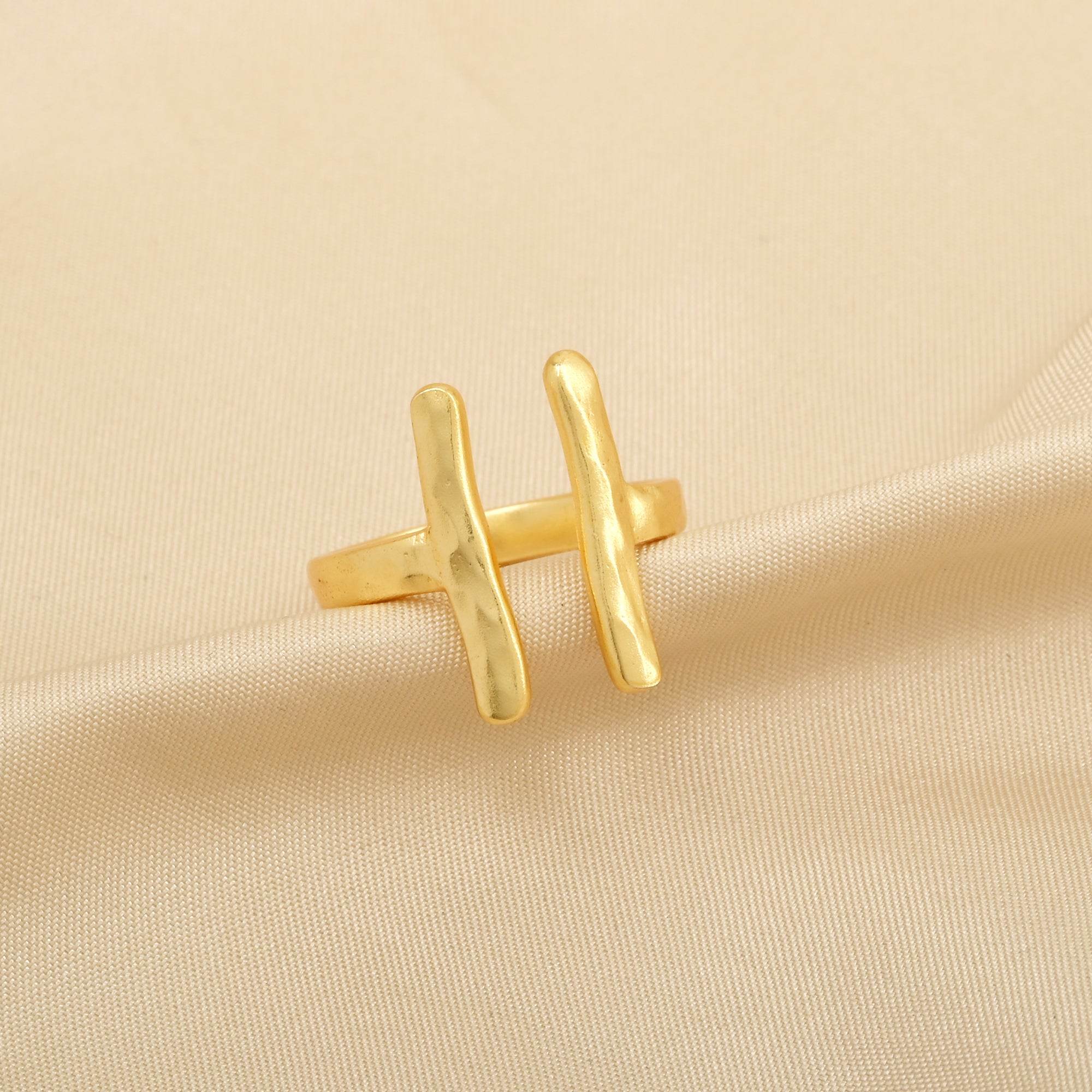 Hammered Open Cuff Adjustable Ring - La Vitá Jewels