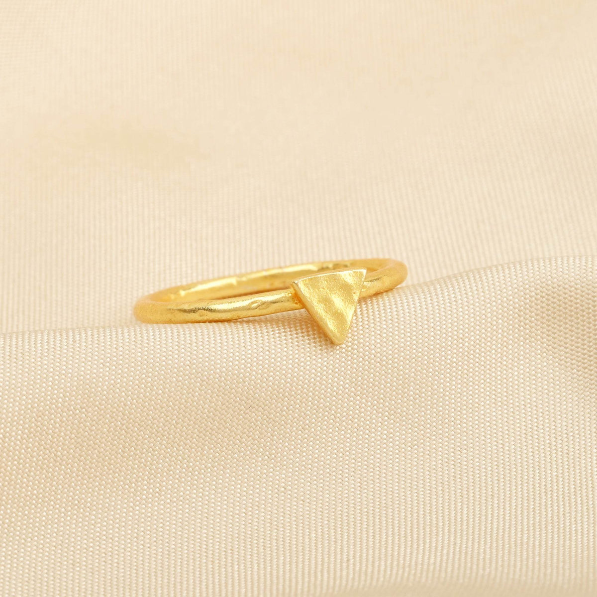 Triangle Shape Hammered Minimalist Rings - La Vitá Jewels