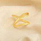 Hammered Criss Cross Stackable Rings - La Vitá Jewels